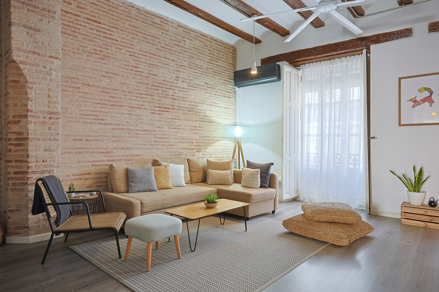 Sunny apartment in El Botanico for short term