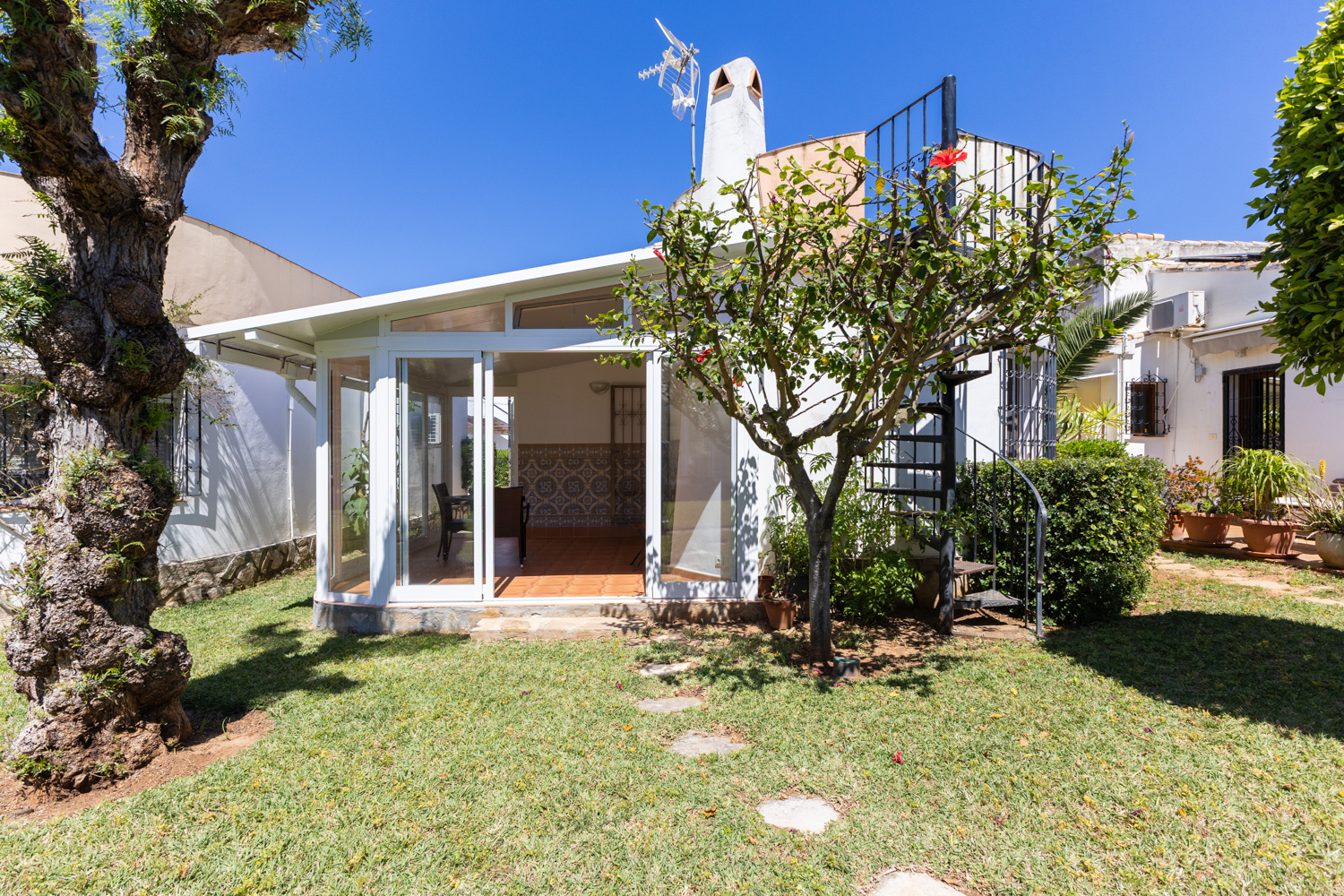 2-bedroom bungalow in a family-friendly residential complex