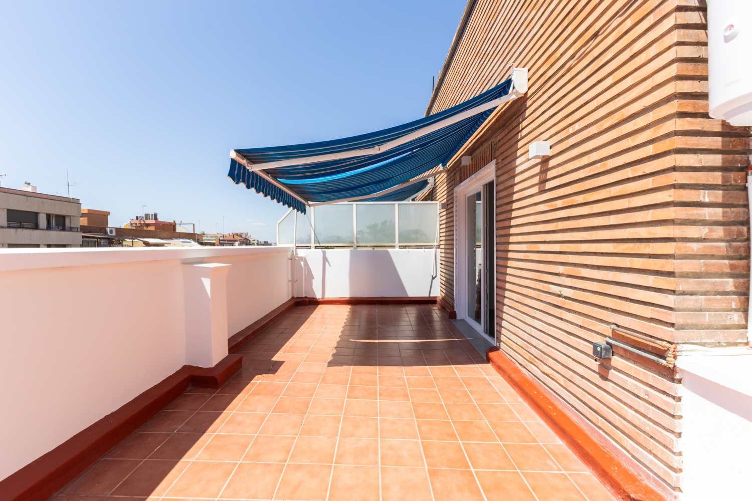 Unfurnished penthouse on Chile Street