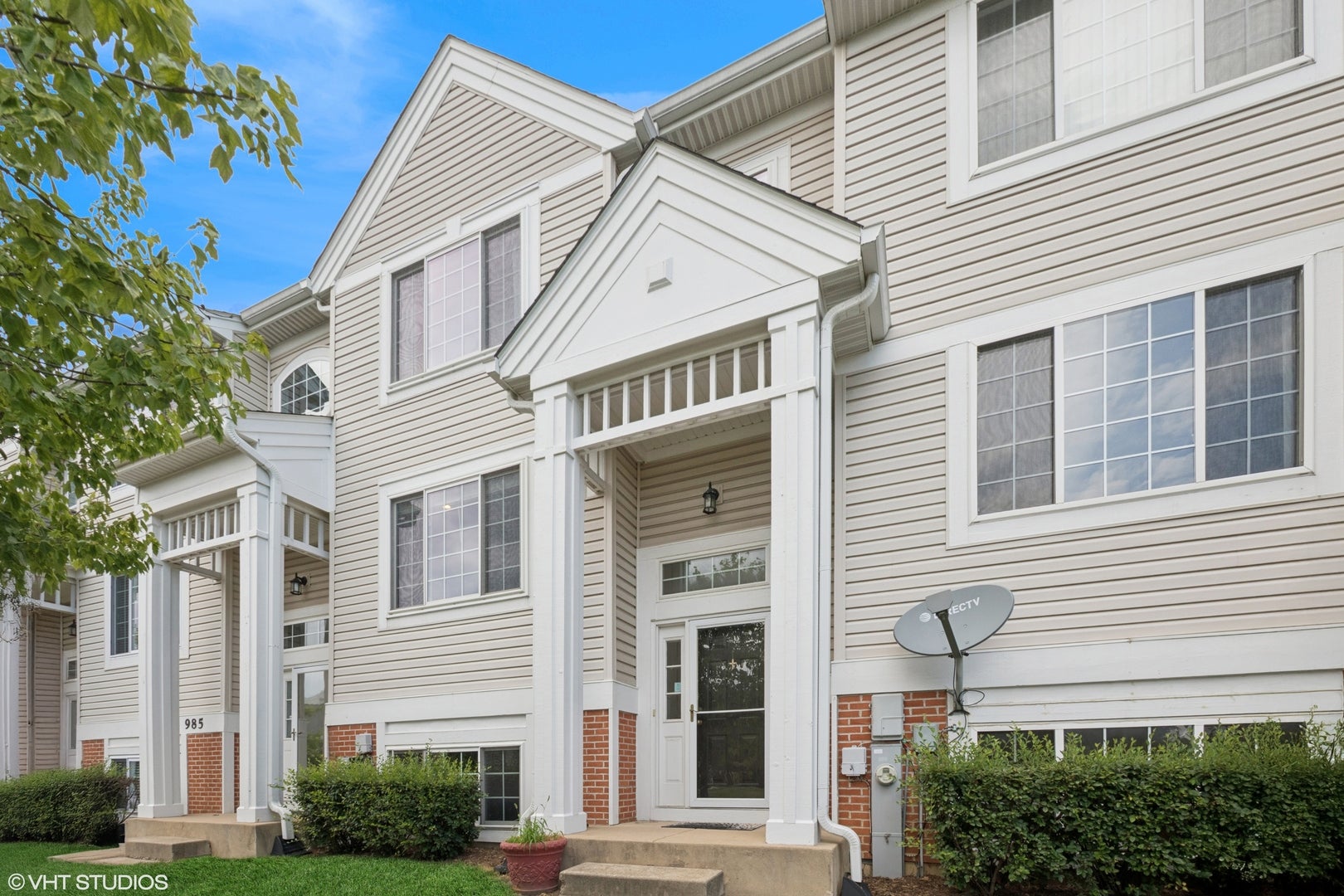 Wonderful  Elk Grove Townhome