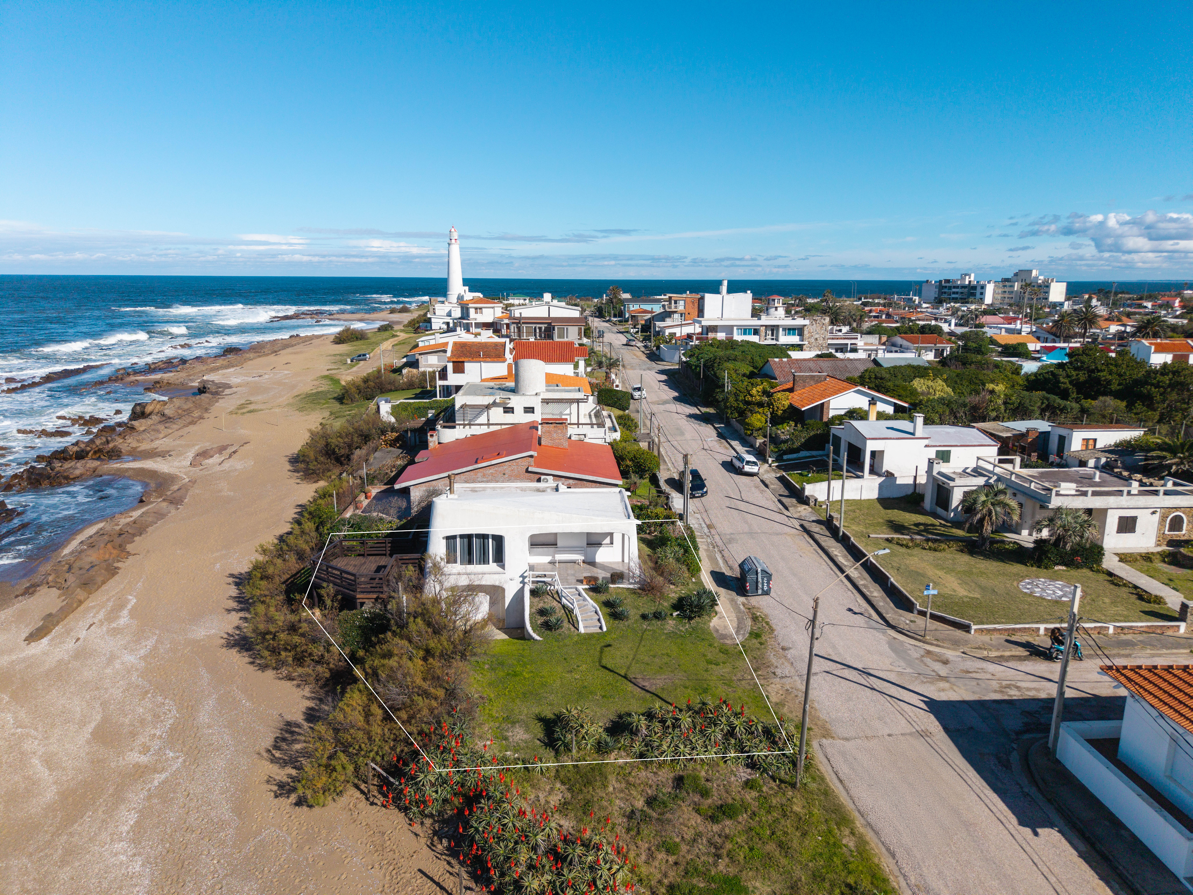Lovely beachfront home on the front line