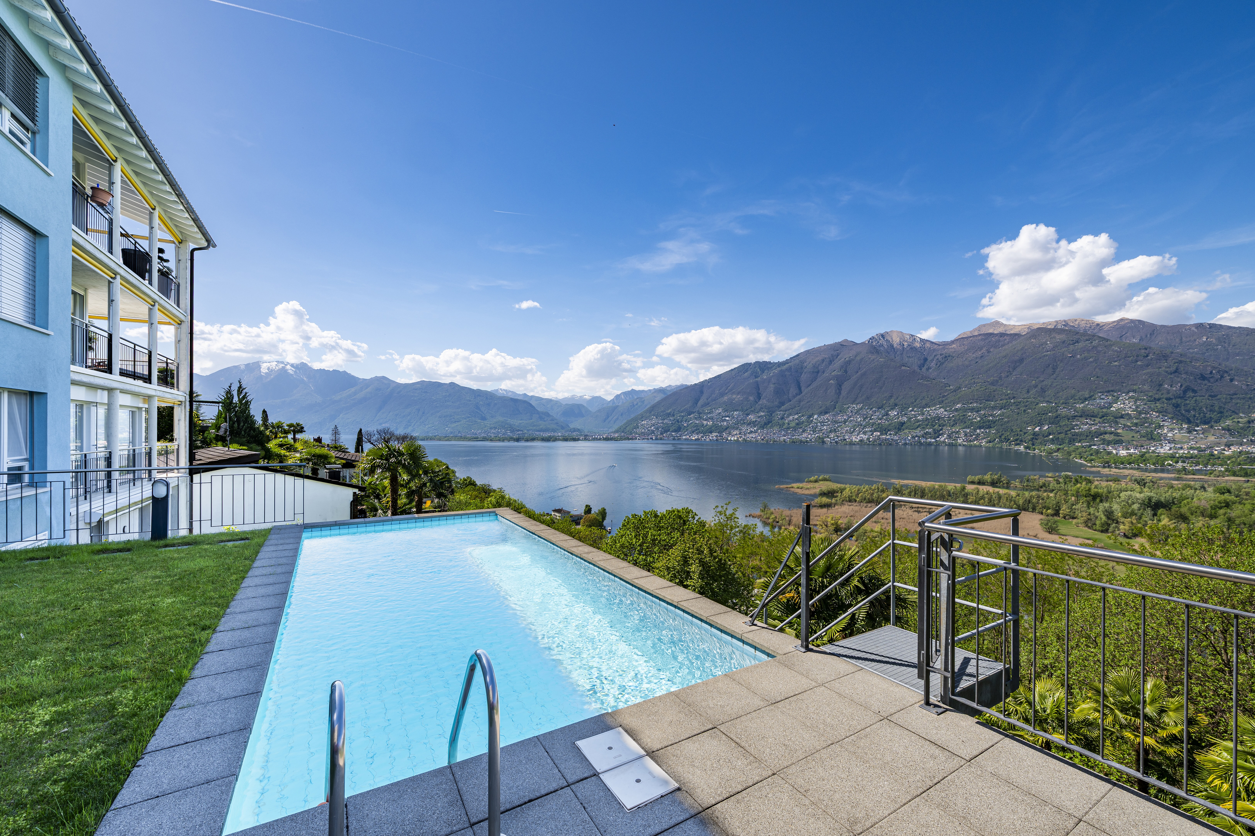 Pure lakeside view – your panorama by the lake (18)