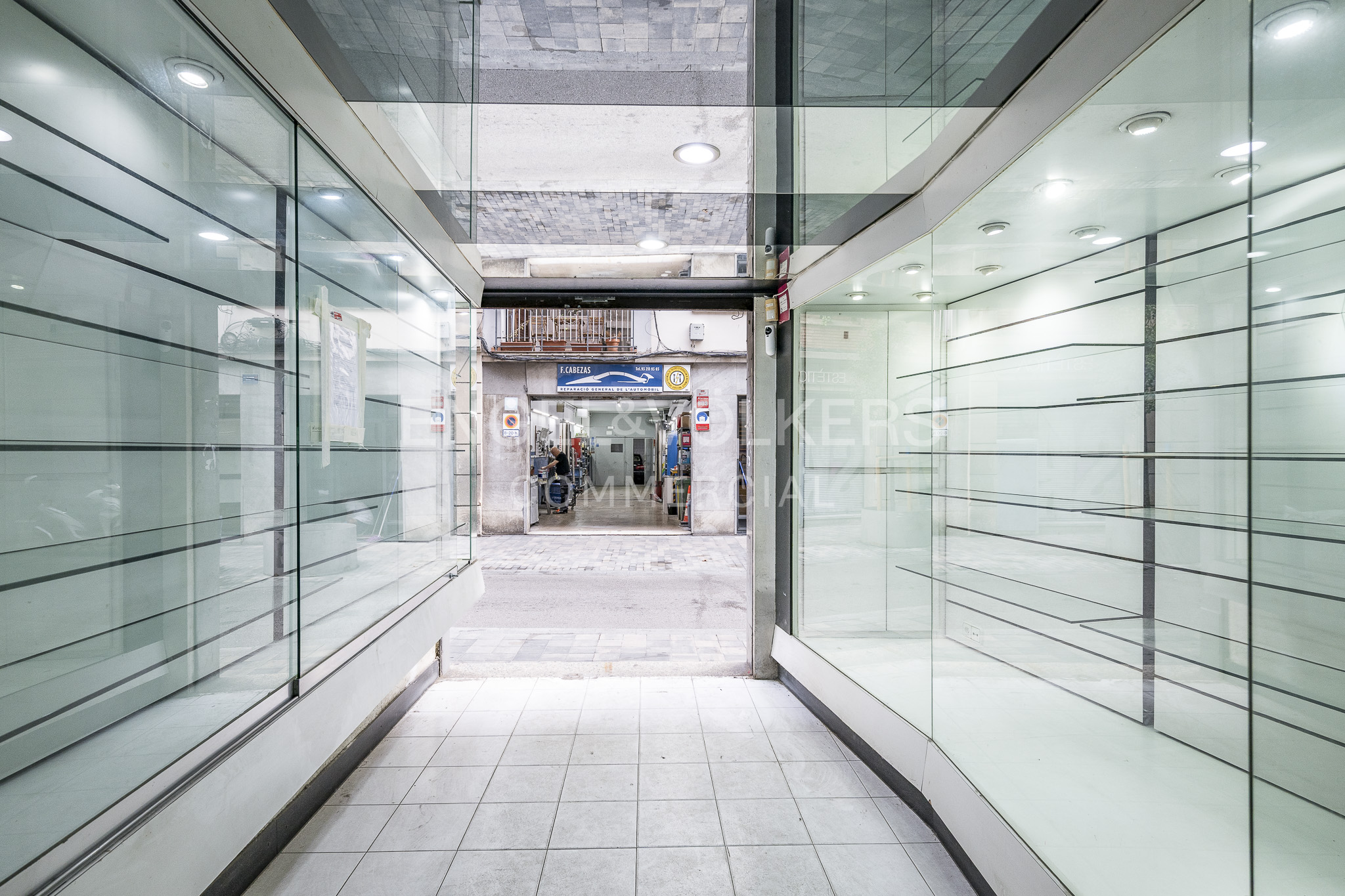 Local comercial con licencia em ambas plantas en zona alta