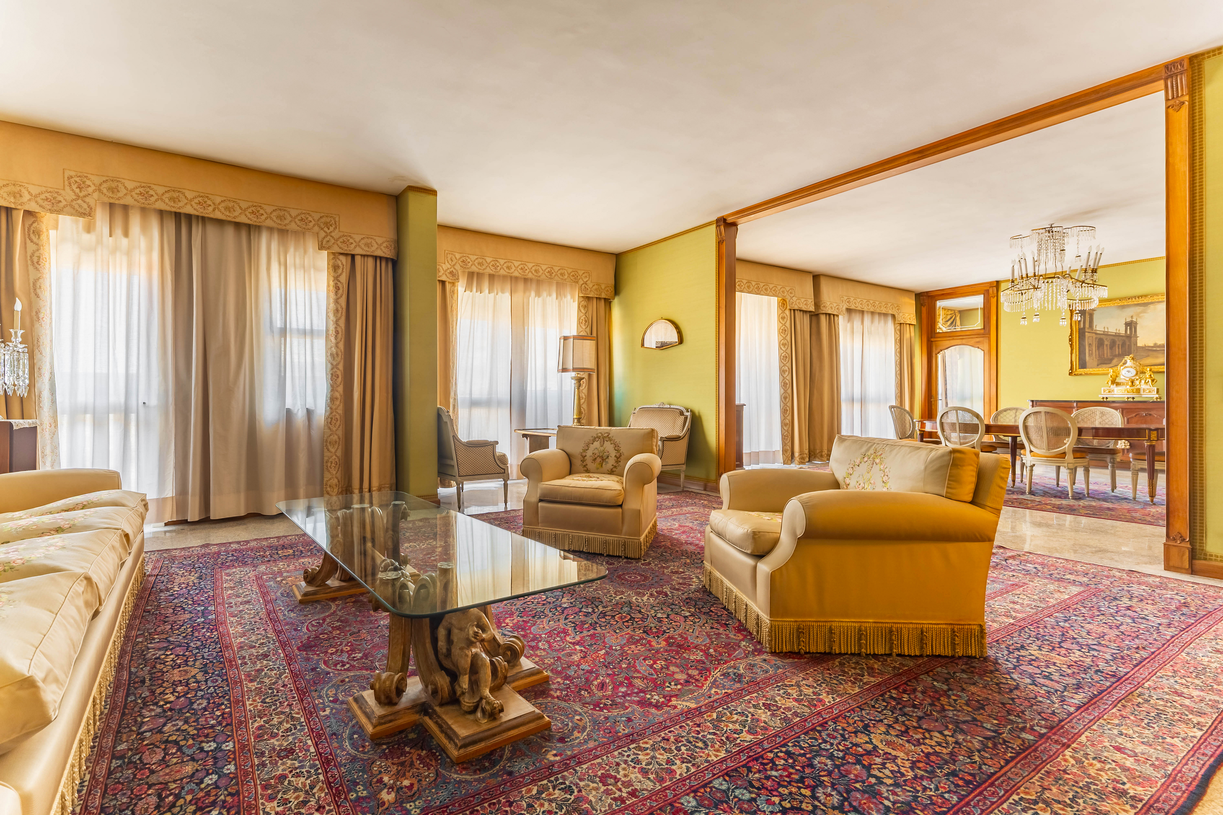 Bright panoramic apartment in the heart of Bari