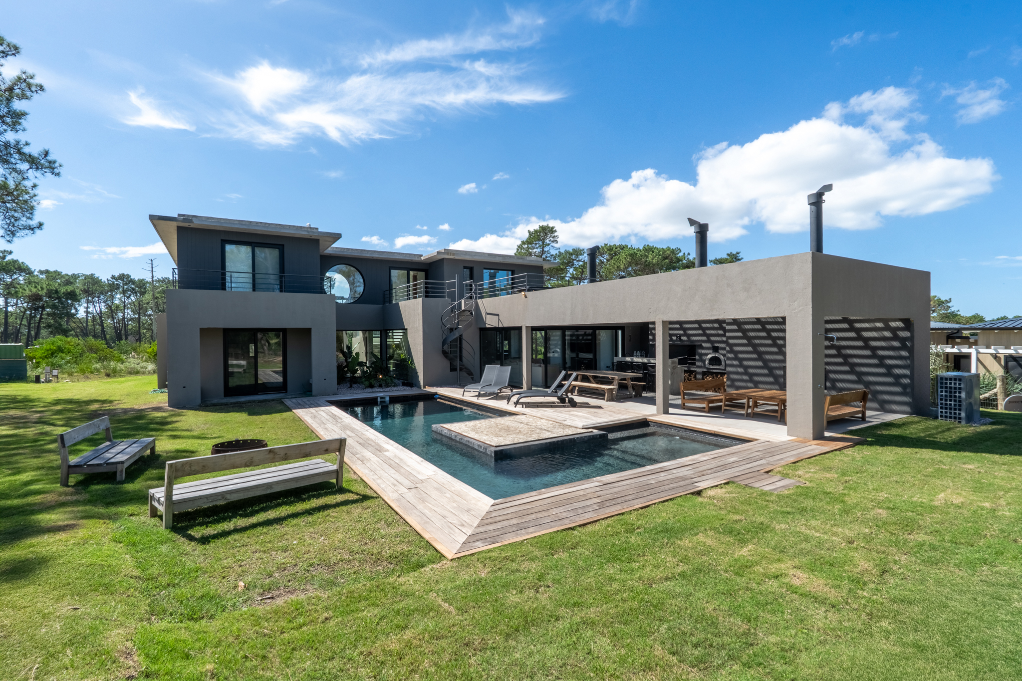 Spacious 5-suite house in Montoya Reserve