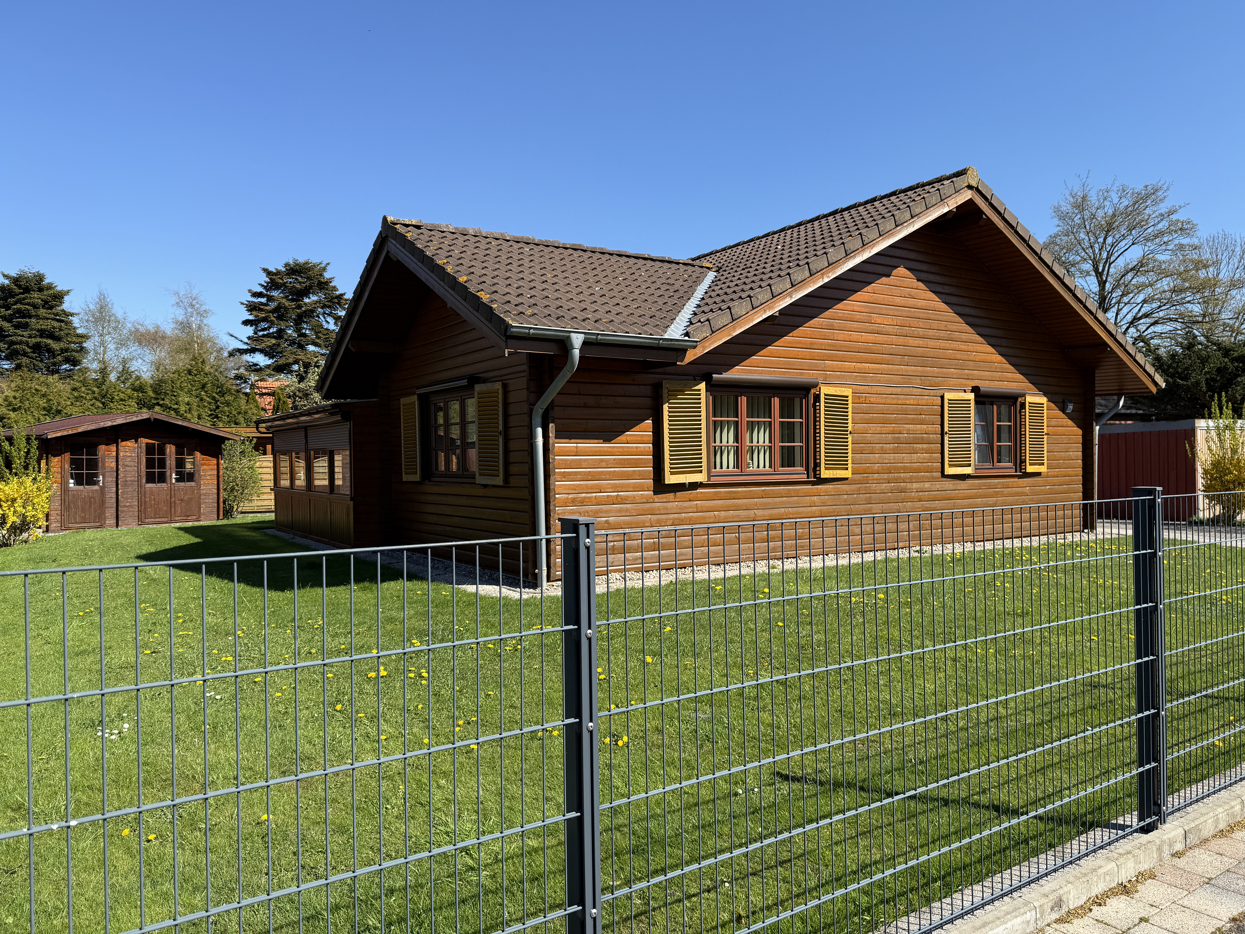 Bungalow im Blockhausstil | Naturnah am Feldrand