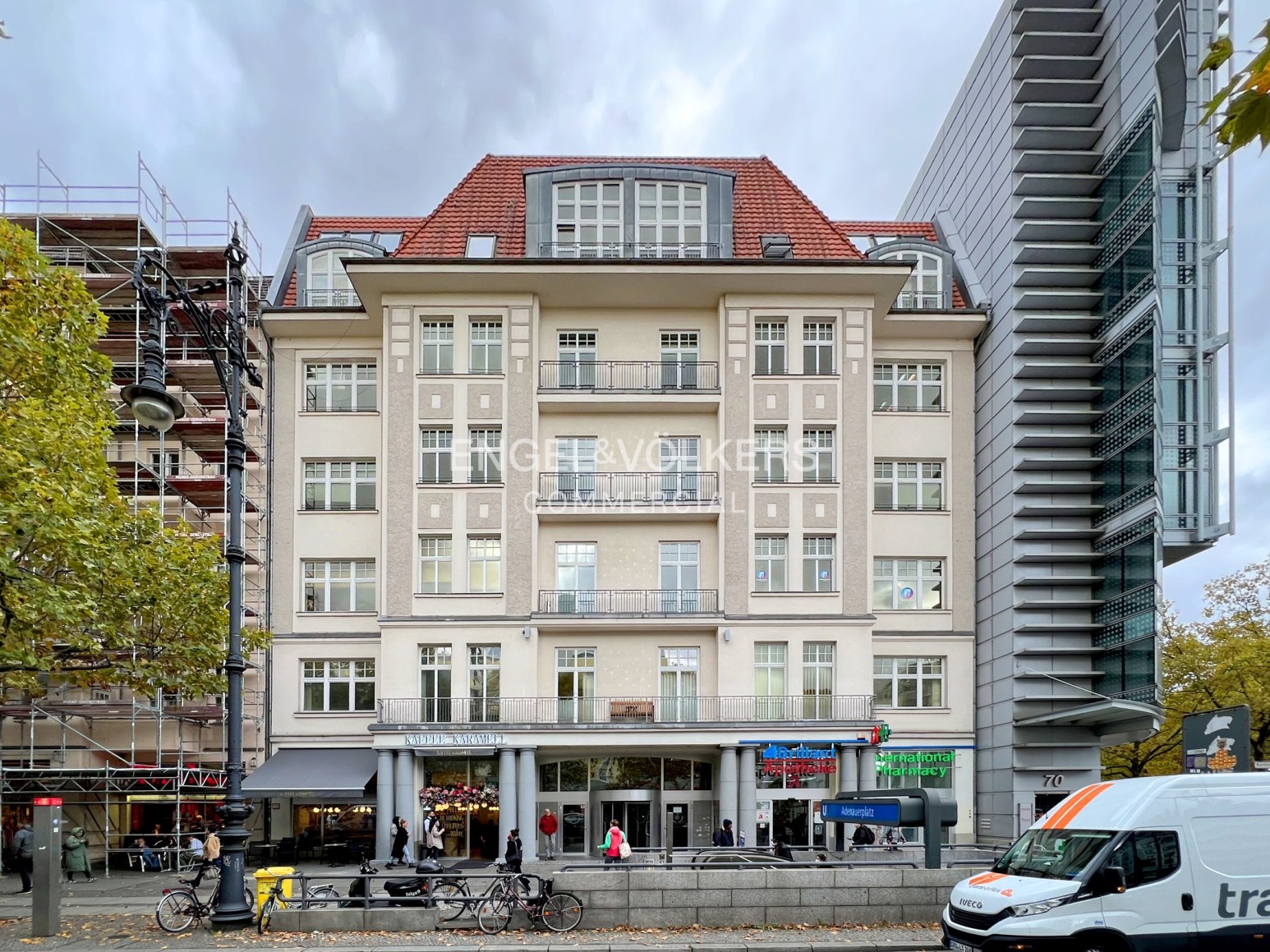Ladenfläche mit hoher Kundenfrequenz in direkter Kudamm-Lage