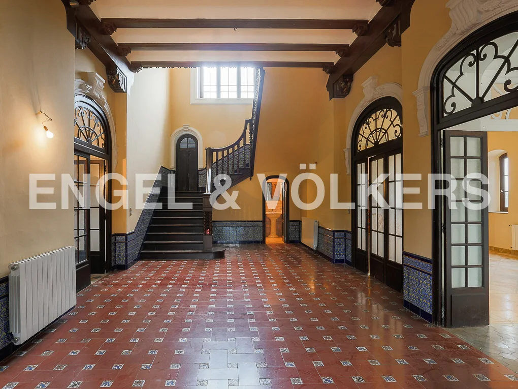 Restored Estate with period house in Enguera