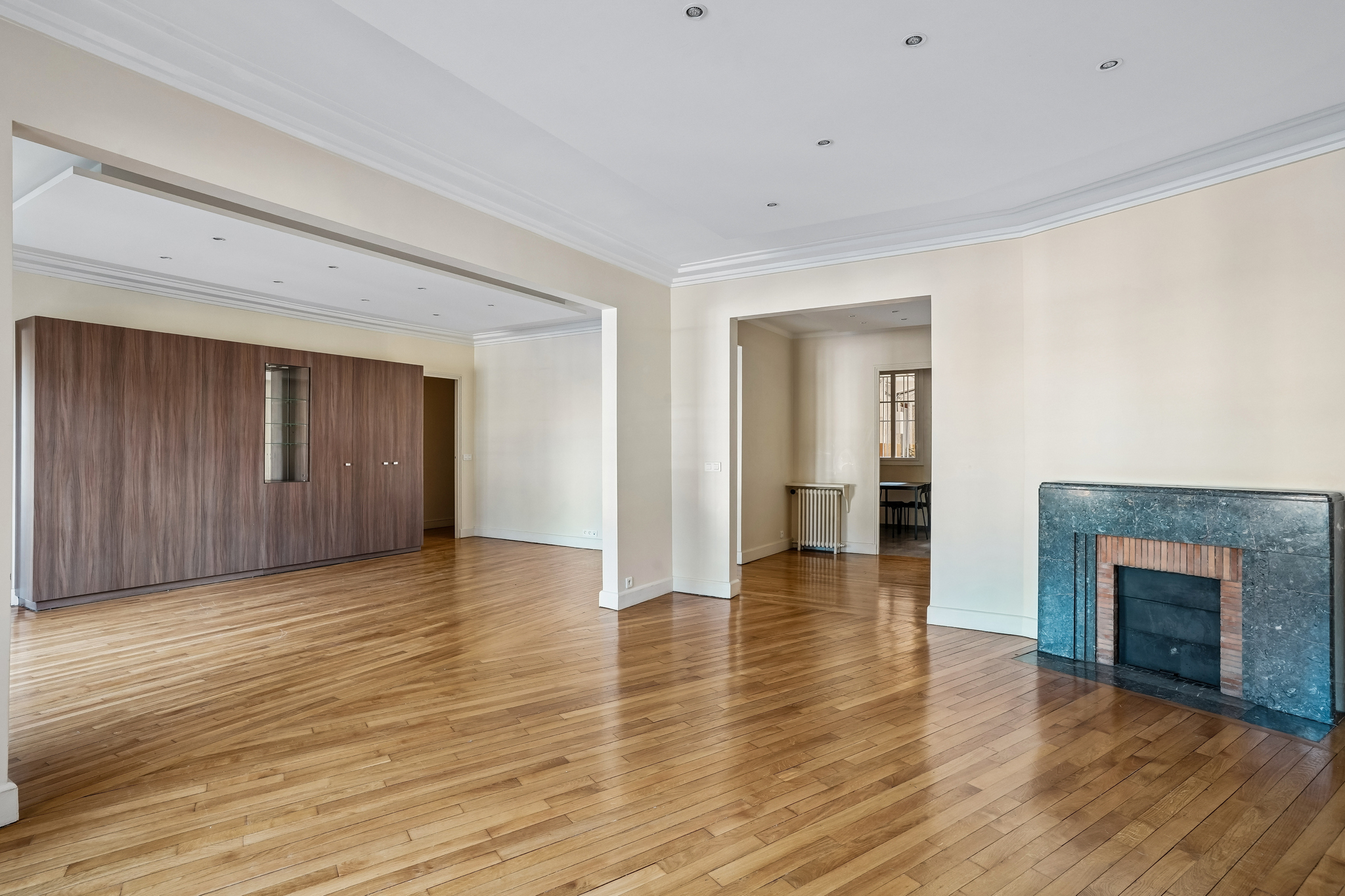 Appartement 6 pièces 170 m² · à Paris · 170 m² · 1 590 000 €