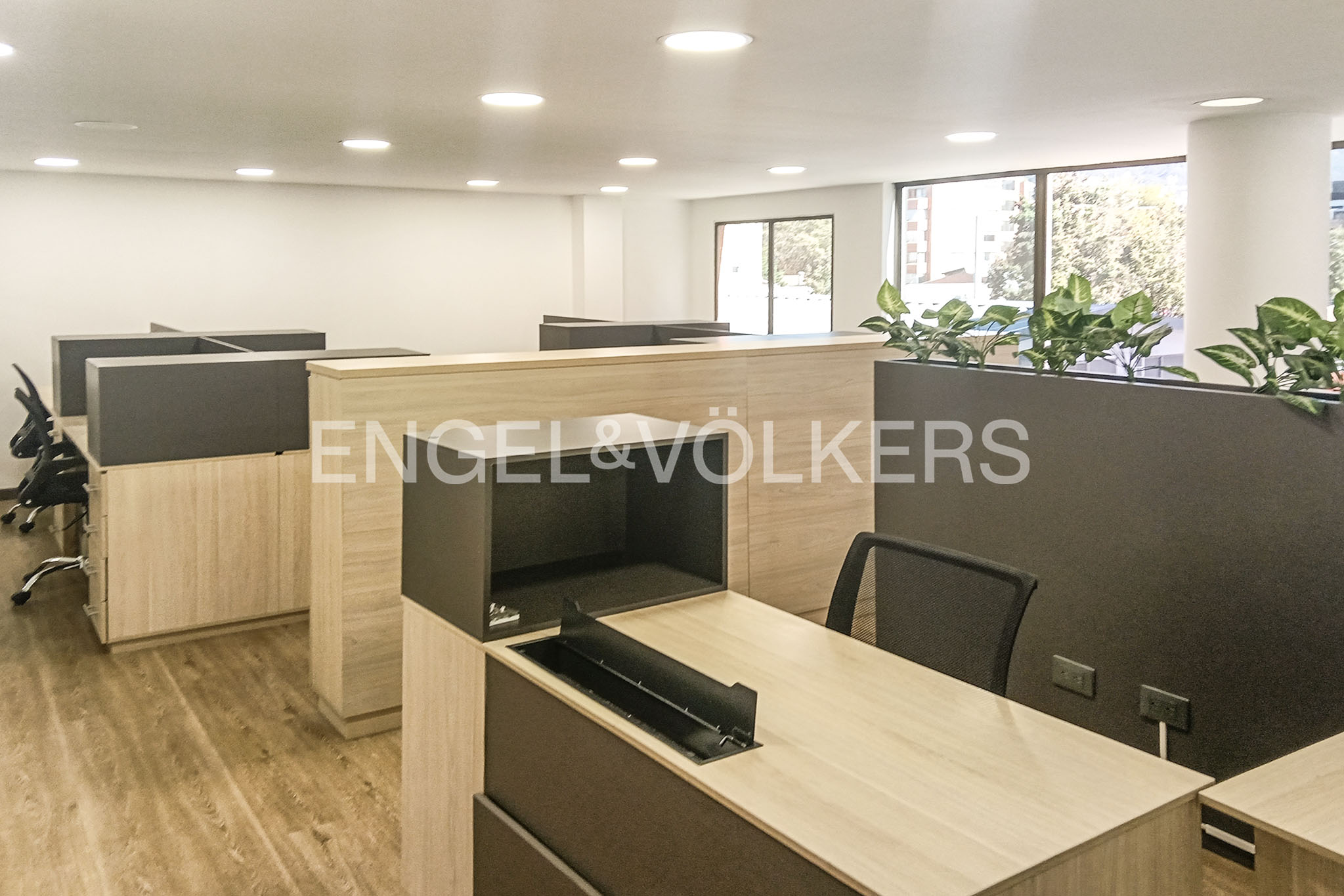Venta oficina amoblada 98m2 Chico