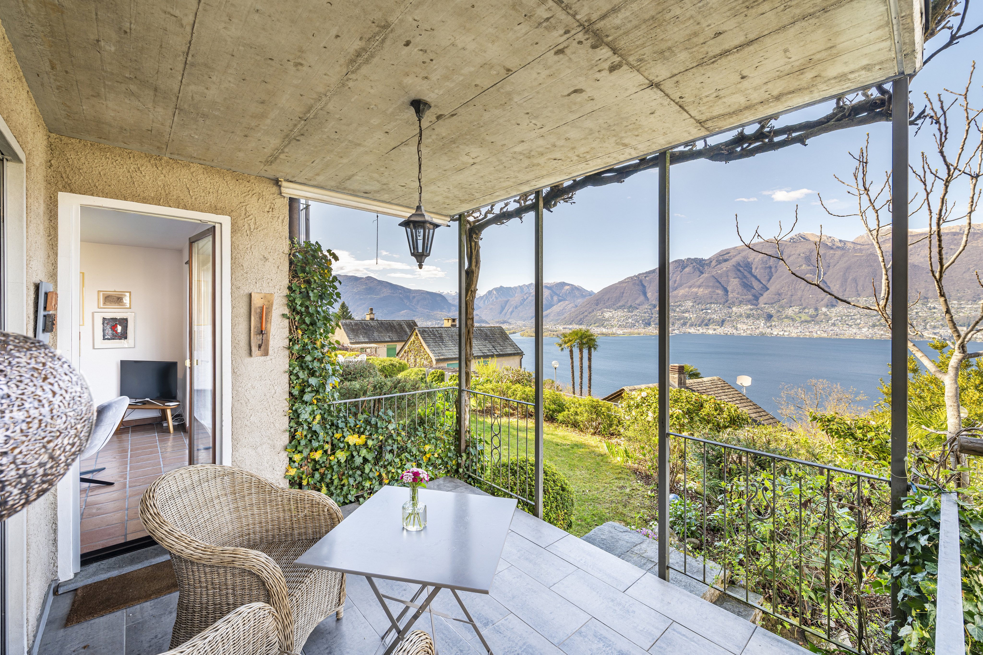 Seesicht und Garten im Tessin (15)