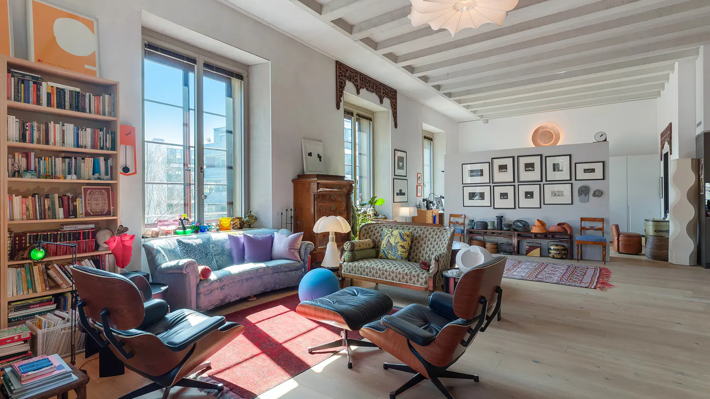 Plenty of flexibility in interior design and large windows