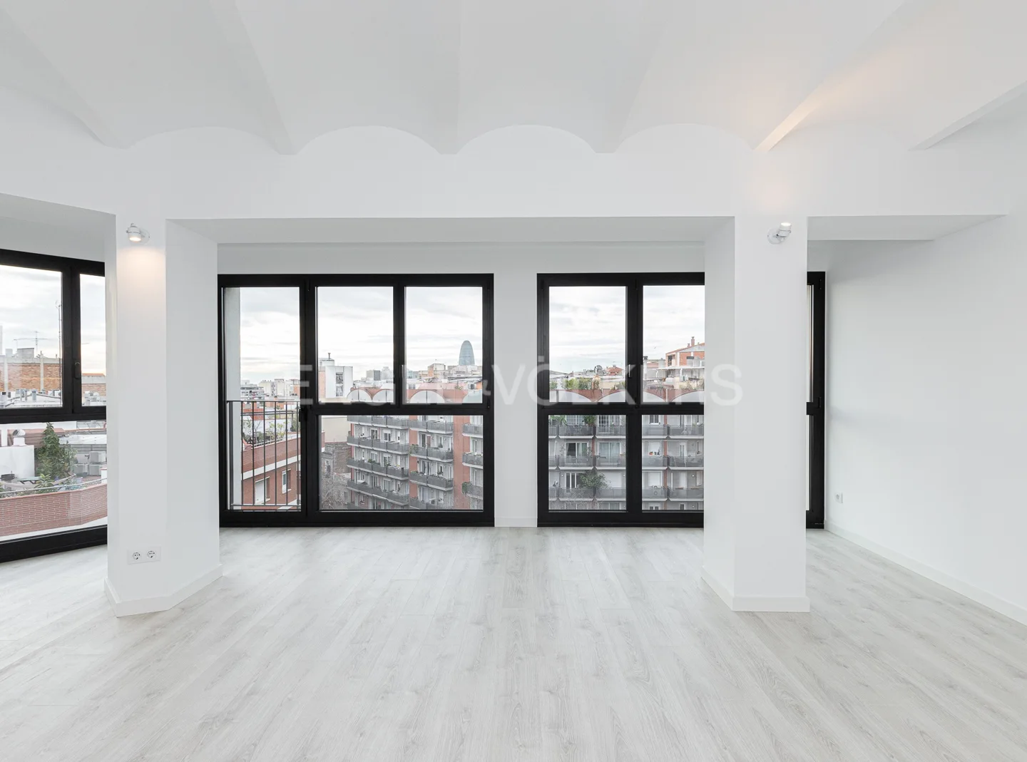 New penthouse with terrace in El Clot