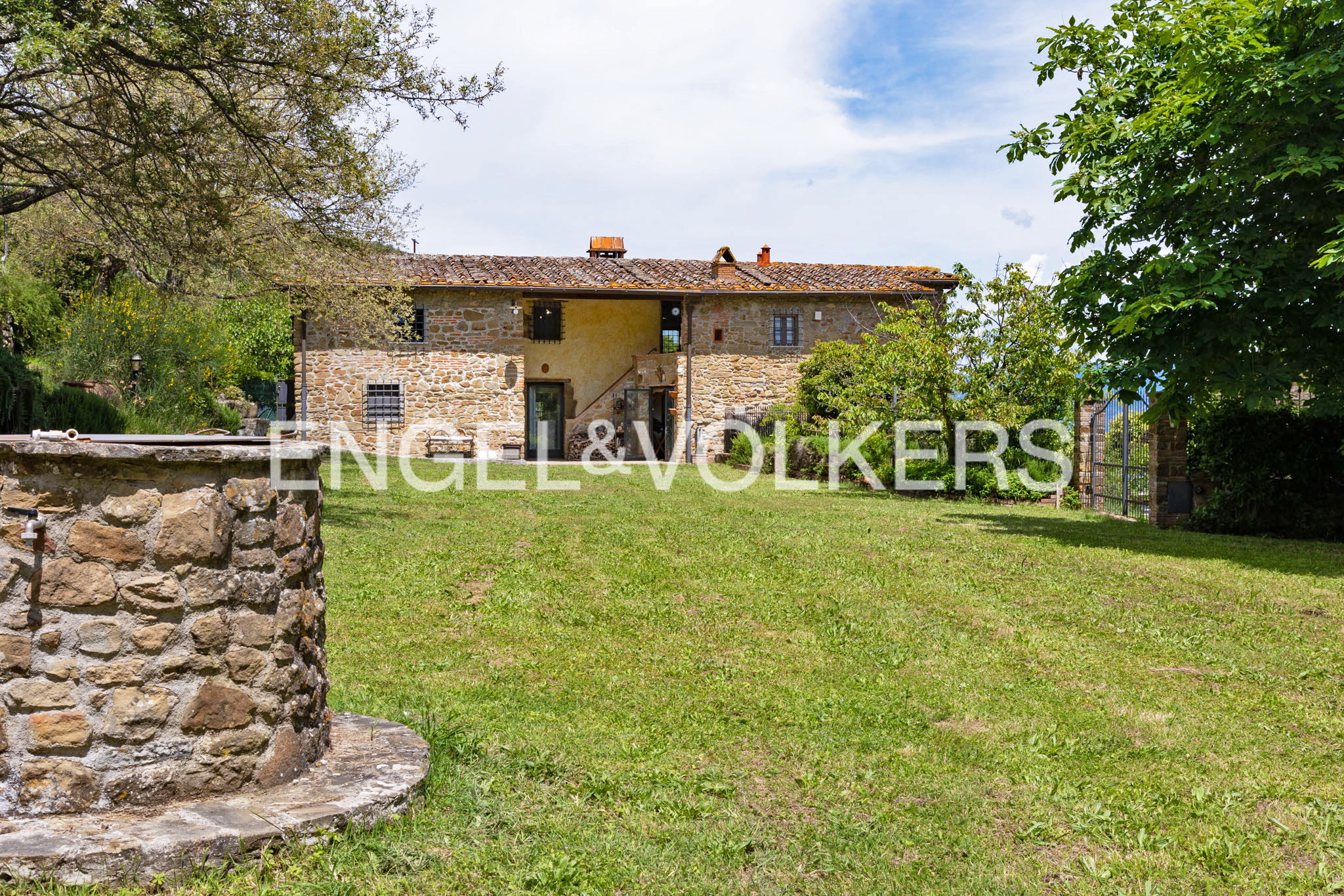 Charming portion of restored farmhouse in the heart of Chianti