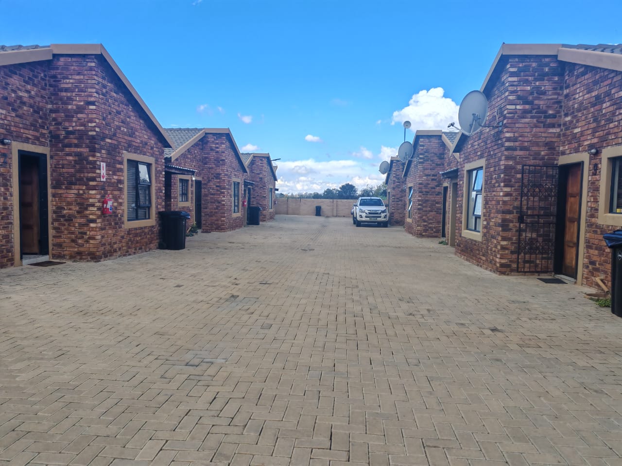 Modern 2-Bedroom Townhouse Baillie Park
