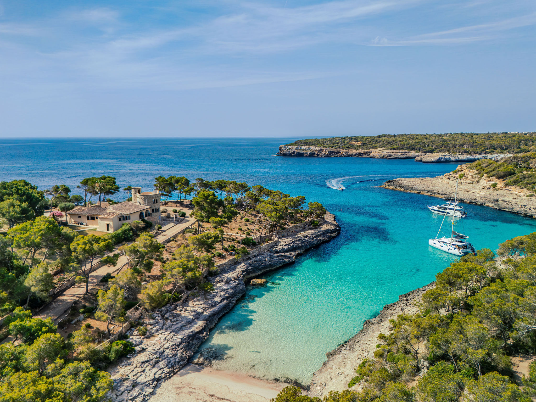 Propiedad costera con acceso privado al mar