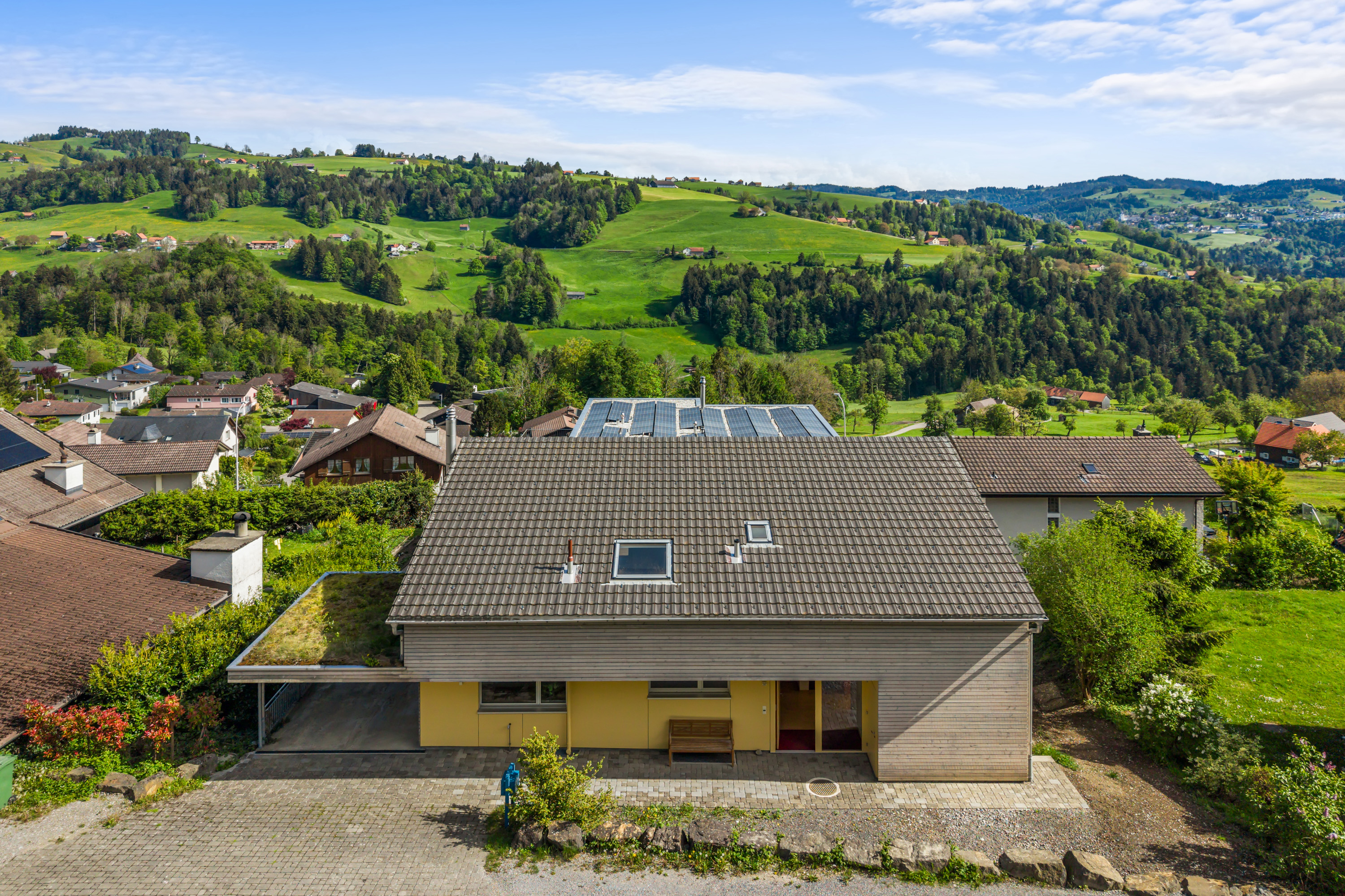 Grosszügiges Zuhause an ruhiger Lage