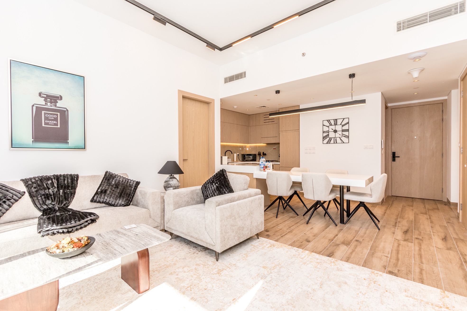 Exclusive Fully Furnished | Pool View | VOT