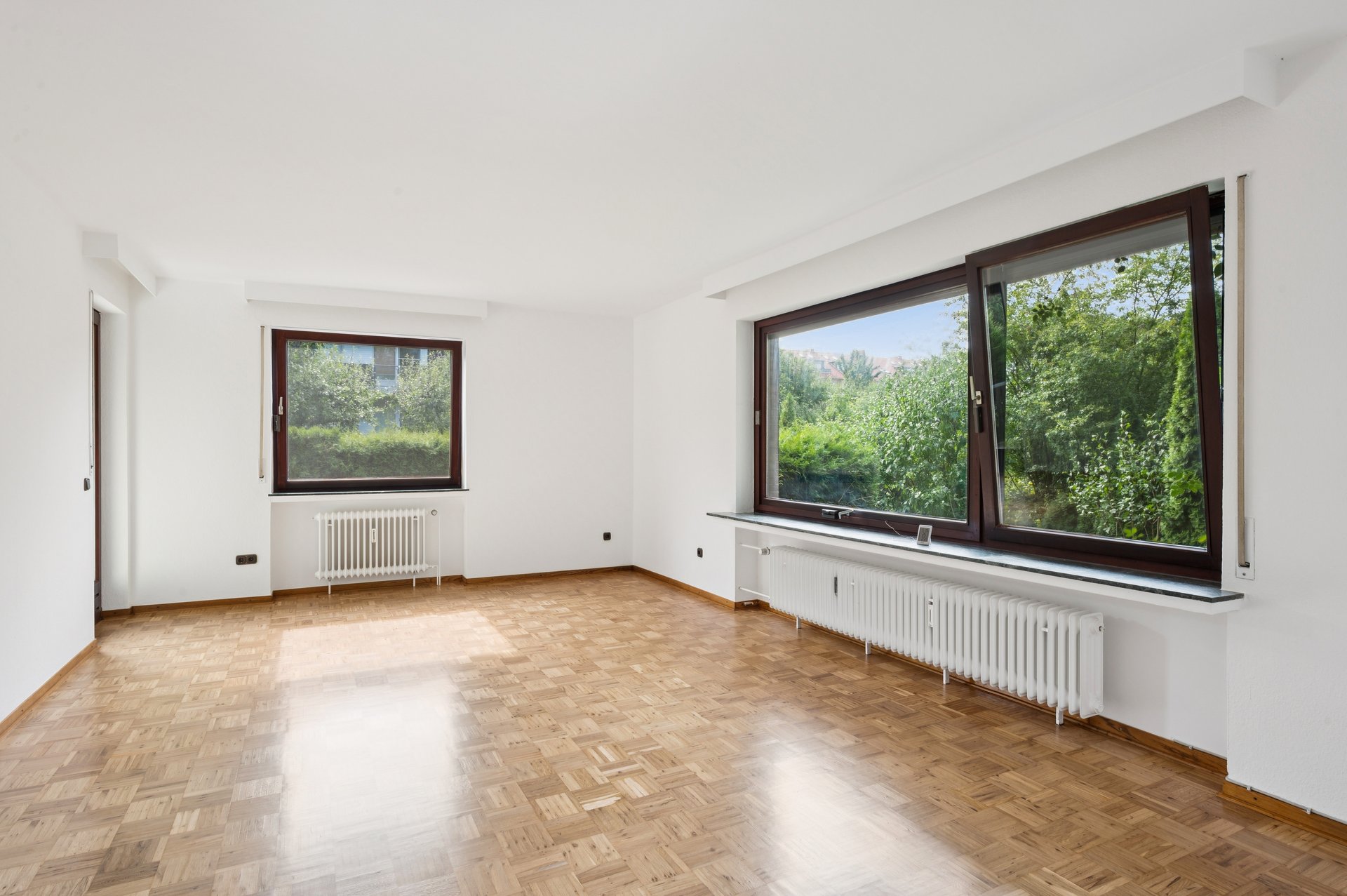 Ein Zuhause für Gartenliebhaber – Stilvolle 5-Zimmer-Wohnung mit 200 m² privater Gartenidylle