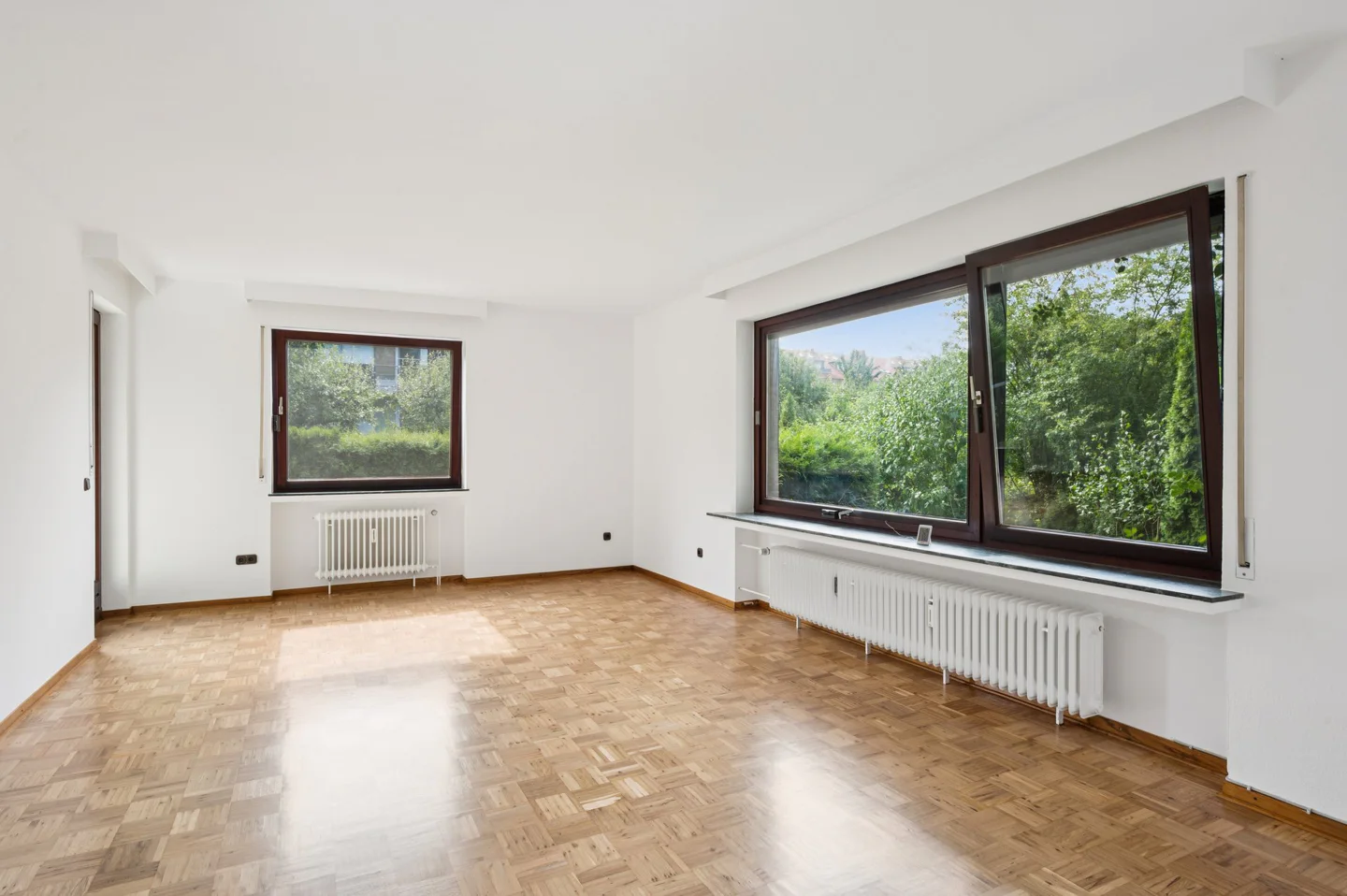 Ein Zuhause für Gartenliebhaber – Stilvolle 5-Zimmer-Wohnung mit 200 m² privater Gartenidylle - Photo 1