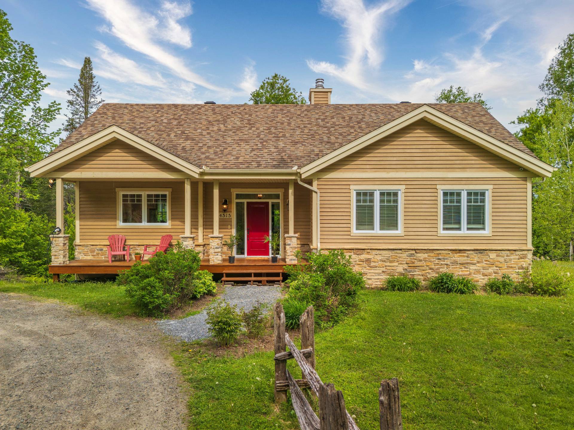 Magnificent Home with Pool and Spa in Mont-Tremblant!