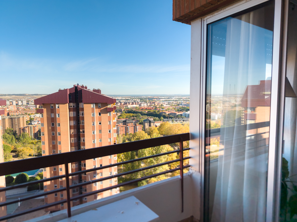 Vivienda de altura y luminosa en Parquesol con garaje y trastero