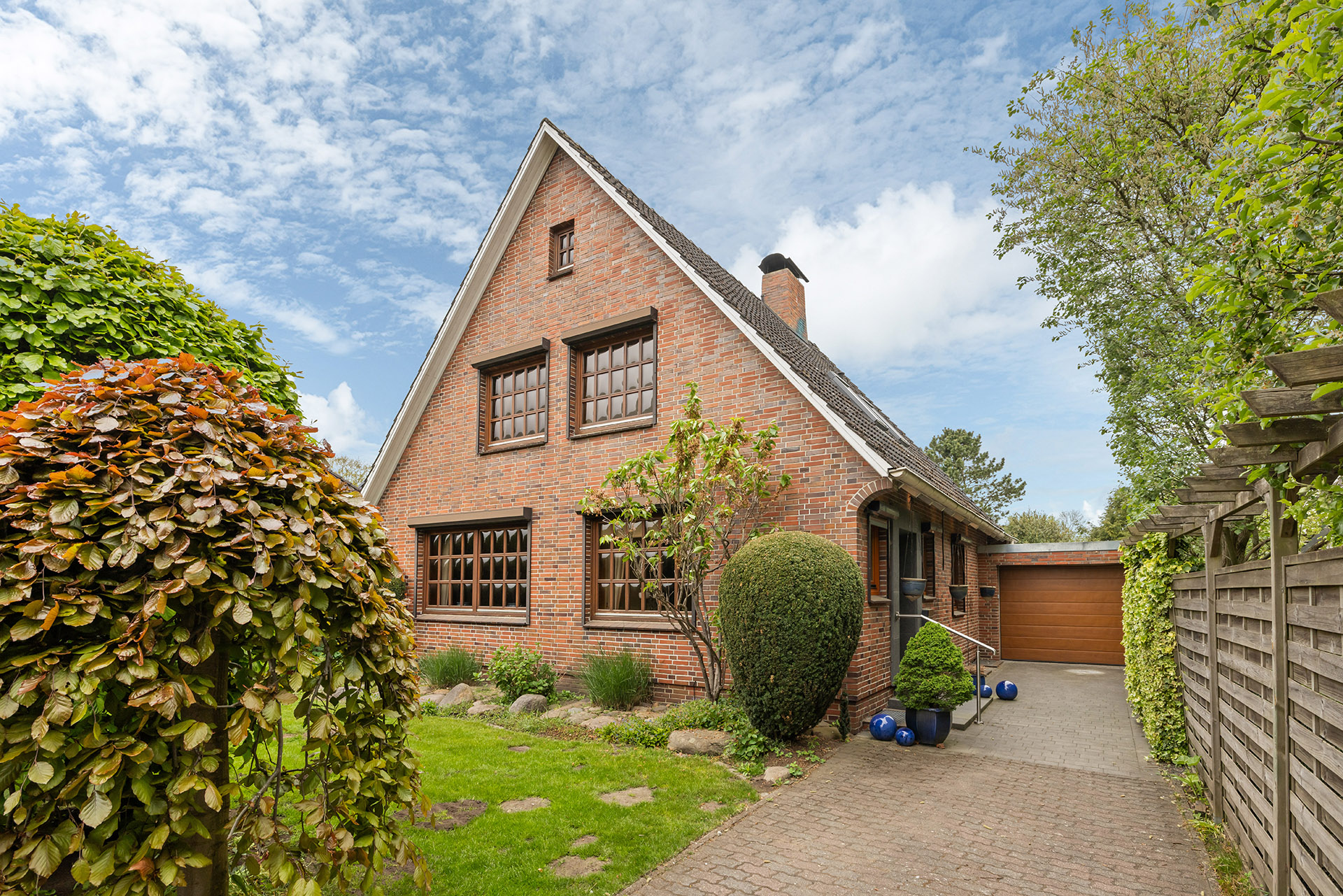 Einfamilienhaus mit großem Garten