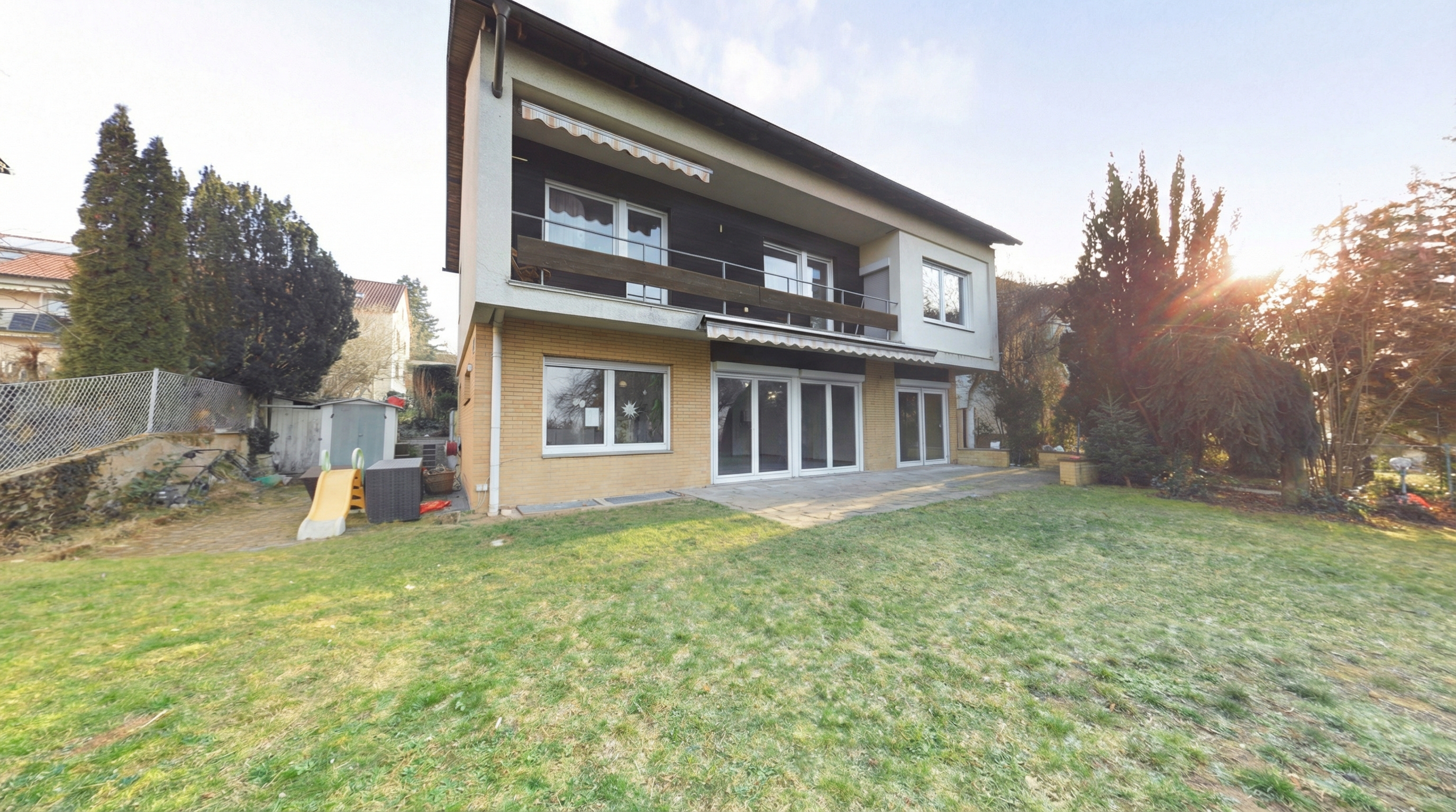 Platz für Leben, Lachen und Zukunft – Freistehendes Einfamilienhaus mit großem Garten in familienfreundlicher Lage