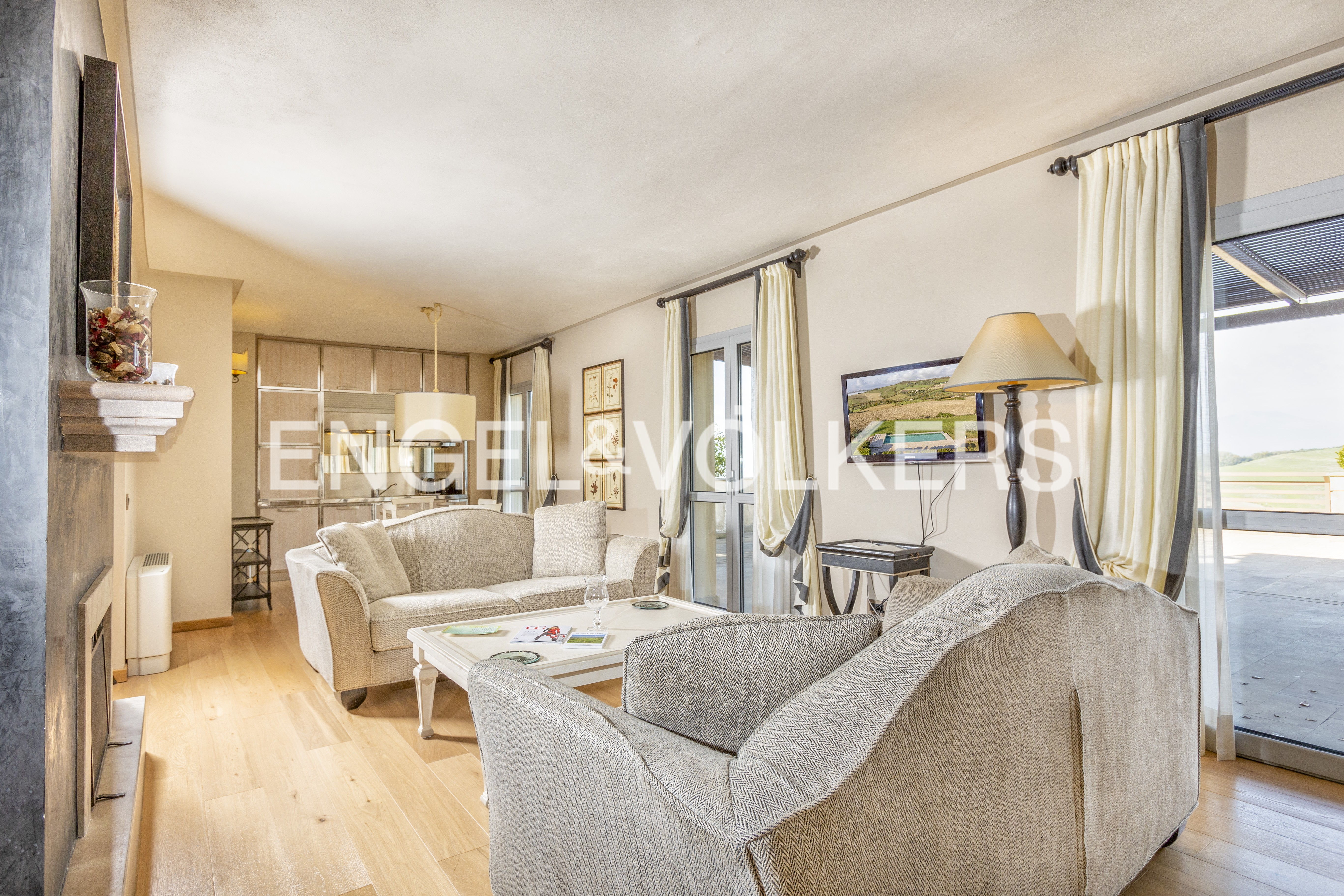Exklusives Apartment mit Panorama Terrasse in San Casciano dei Bagni
