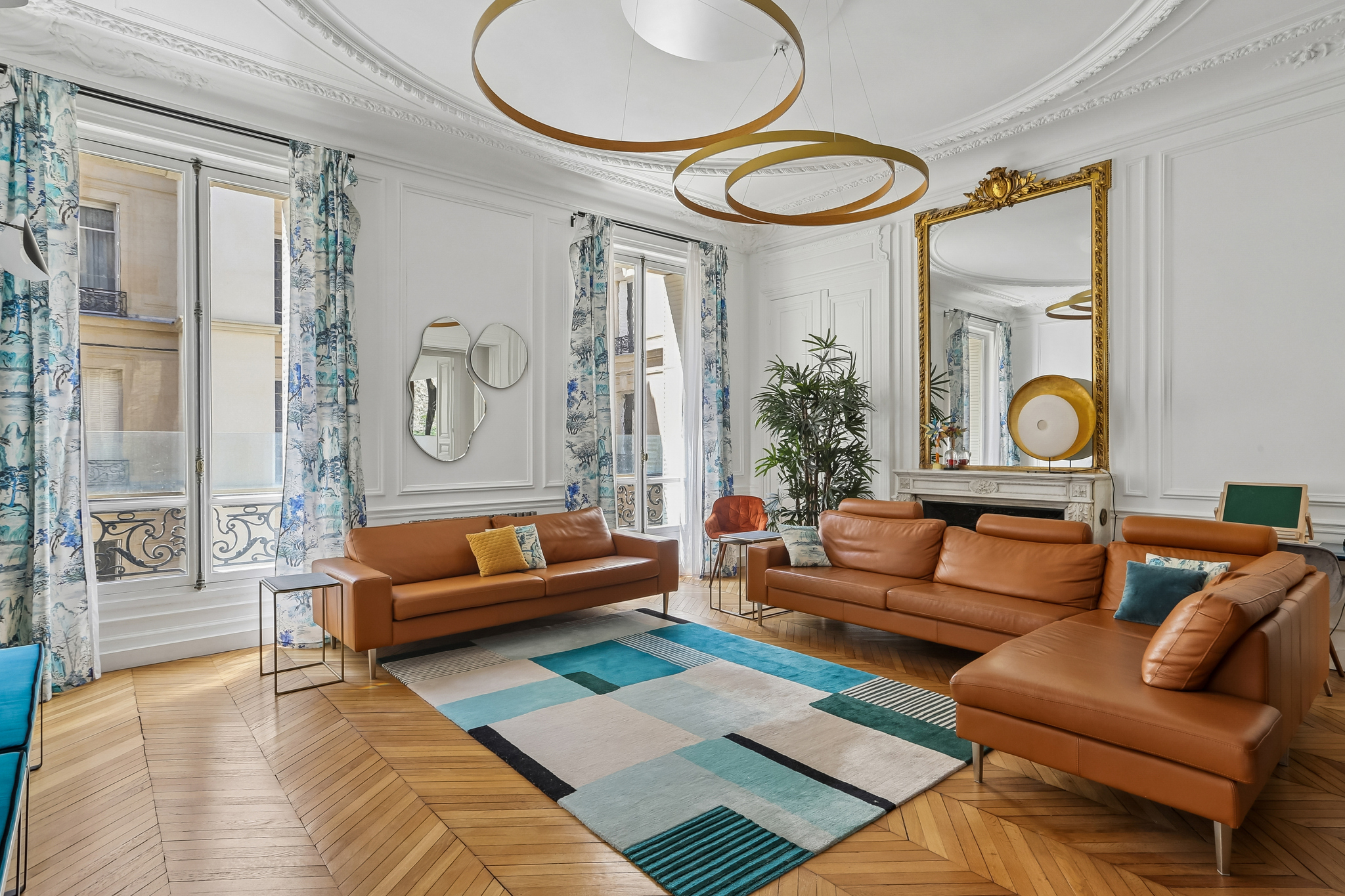 Paris 8th – Faubourg Saint-Honoré: Elegant 172 m² family apartment