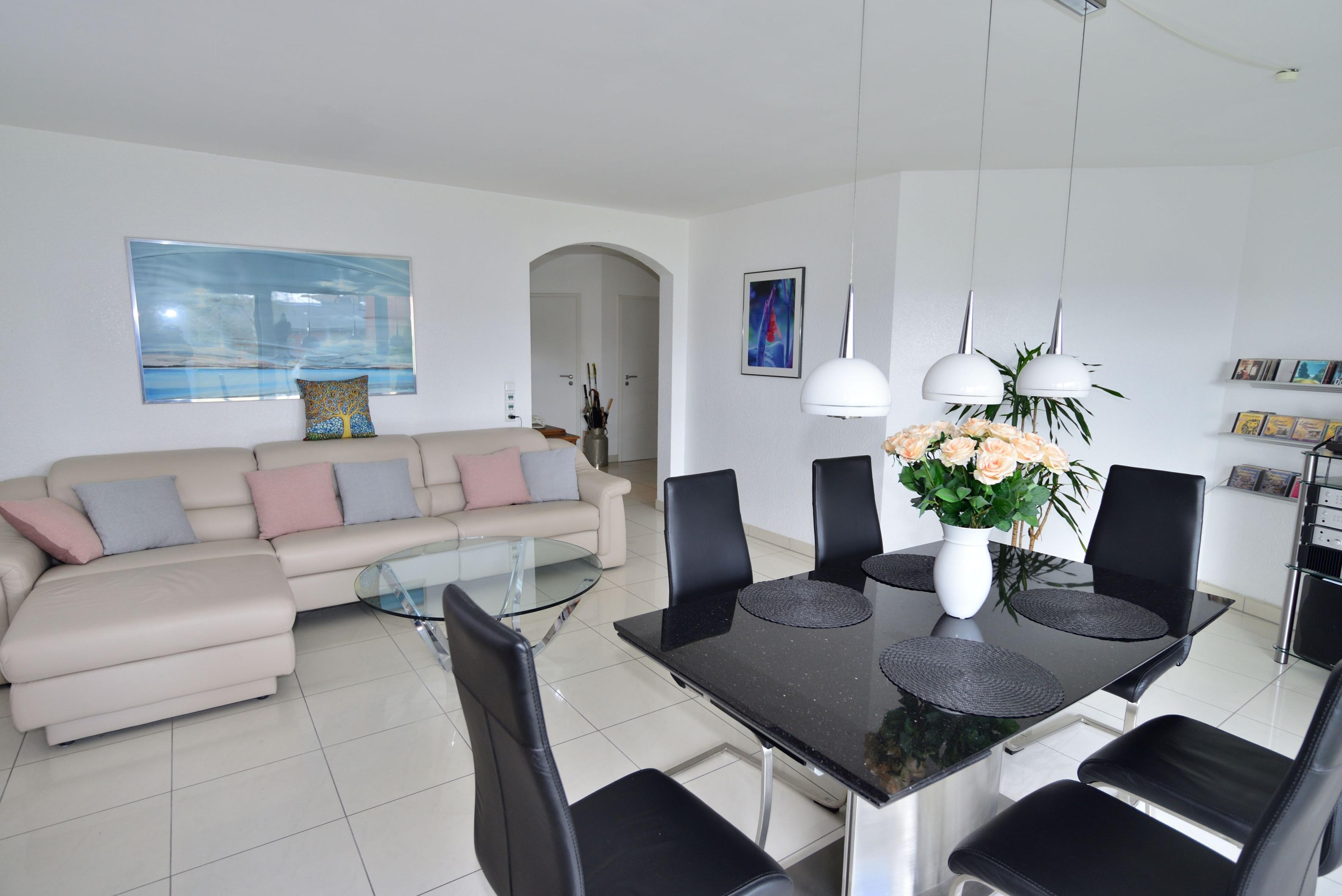 Bestlage!  3-Zimmer-Wohnung mit Balkon & Tiefgarage in Korschenbroich