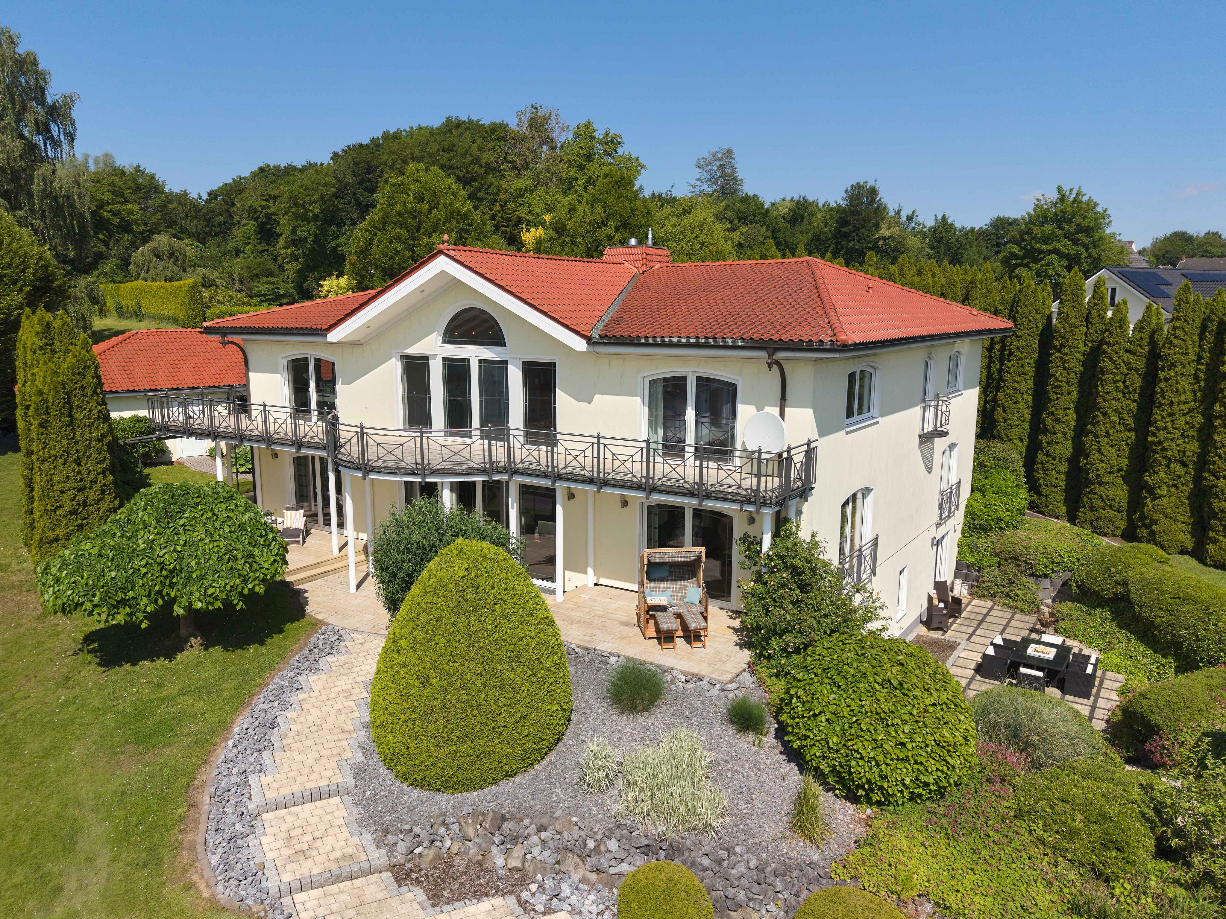 Architektonische Luxusresidenz mit mediterranem Flair