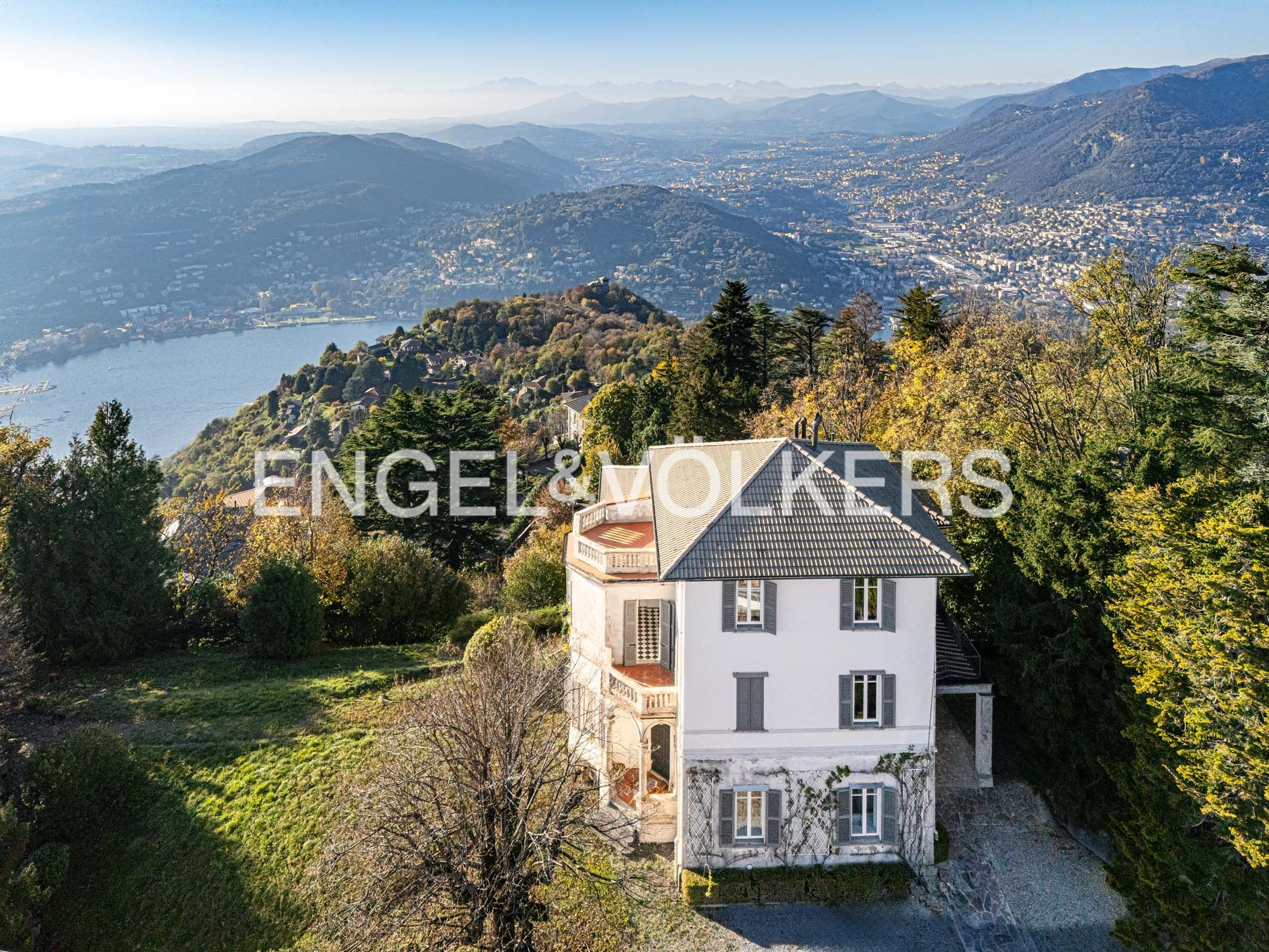 Jugendstil Villa mit Blick auf den See