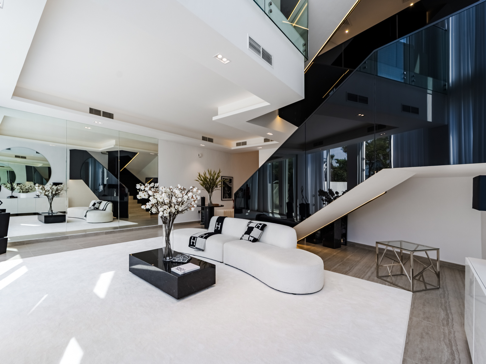 Fully Furnished and Upgraded | Lagoon View