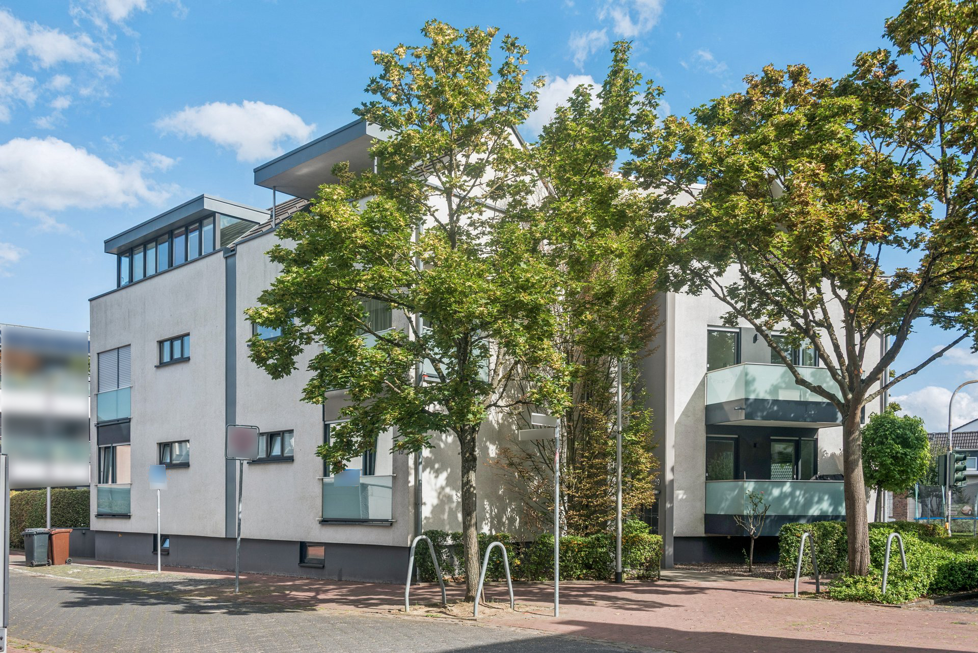 Light-filled dream home on the raised ground floor: Low-barrier 3-room apartment in a prime location in Pulheim!