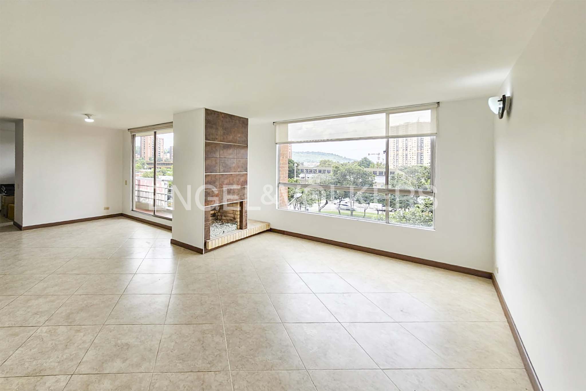 Apartamento con balcón para venta en Colina Campestre