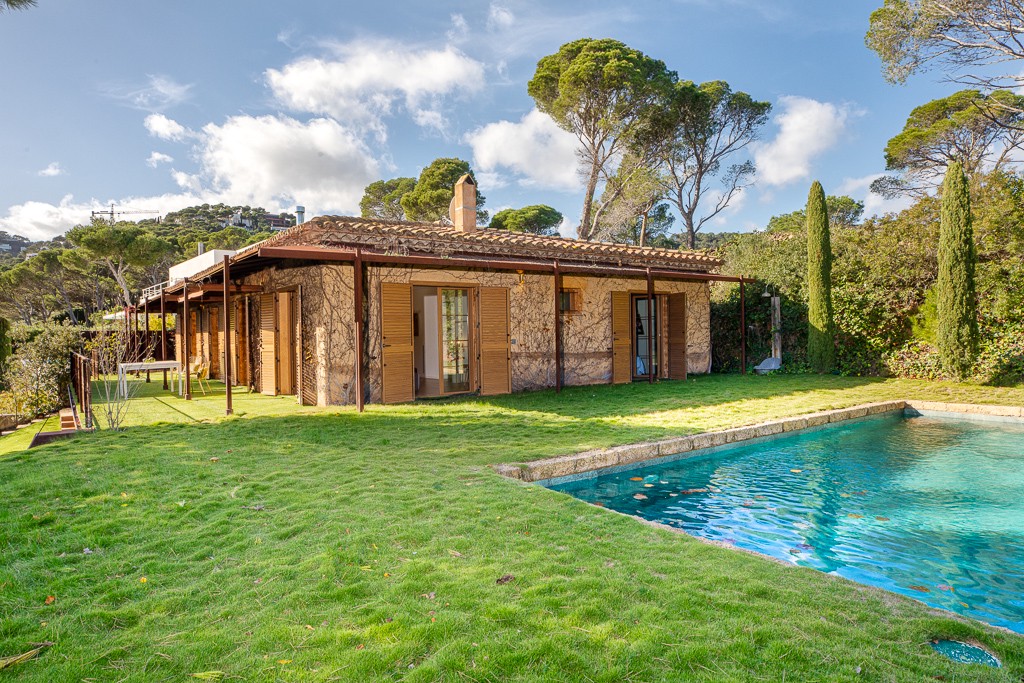 Property in Sa Tuna with sea view