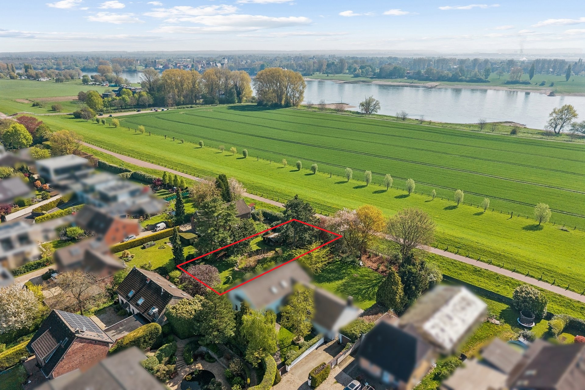 Traumgrundstück direkt am Rheindeich