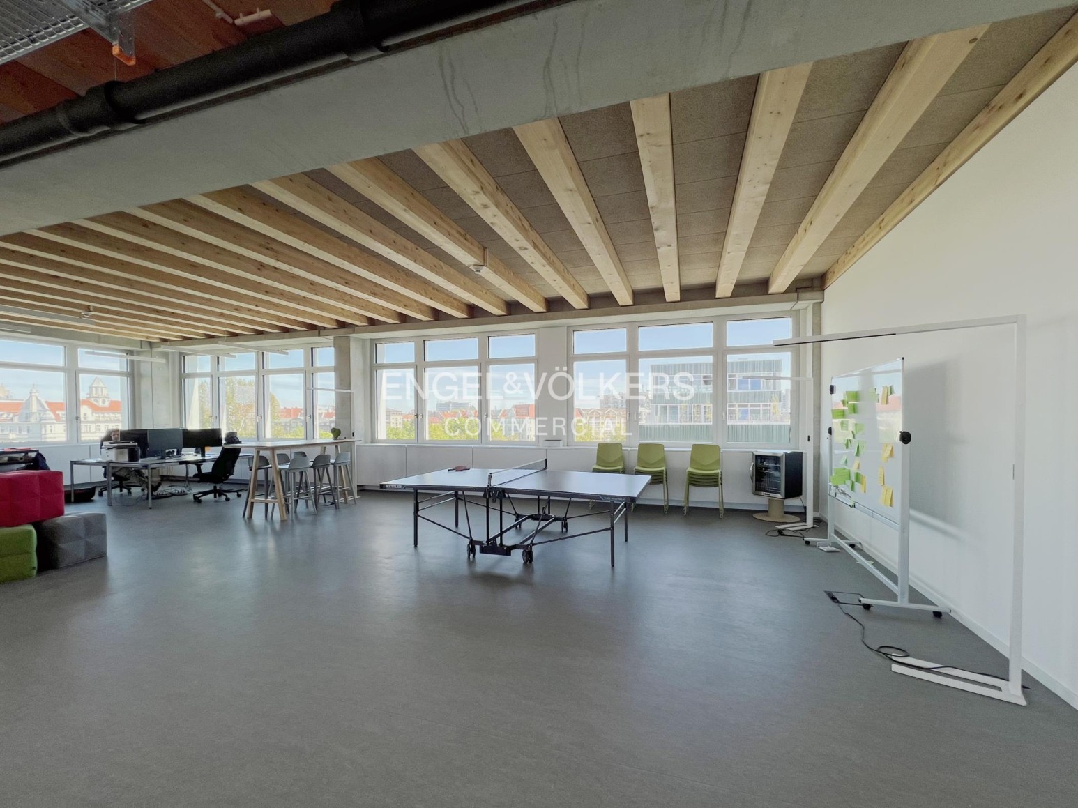 Helle Büro- oder Laborflächen gesucht?