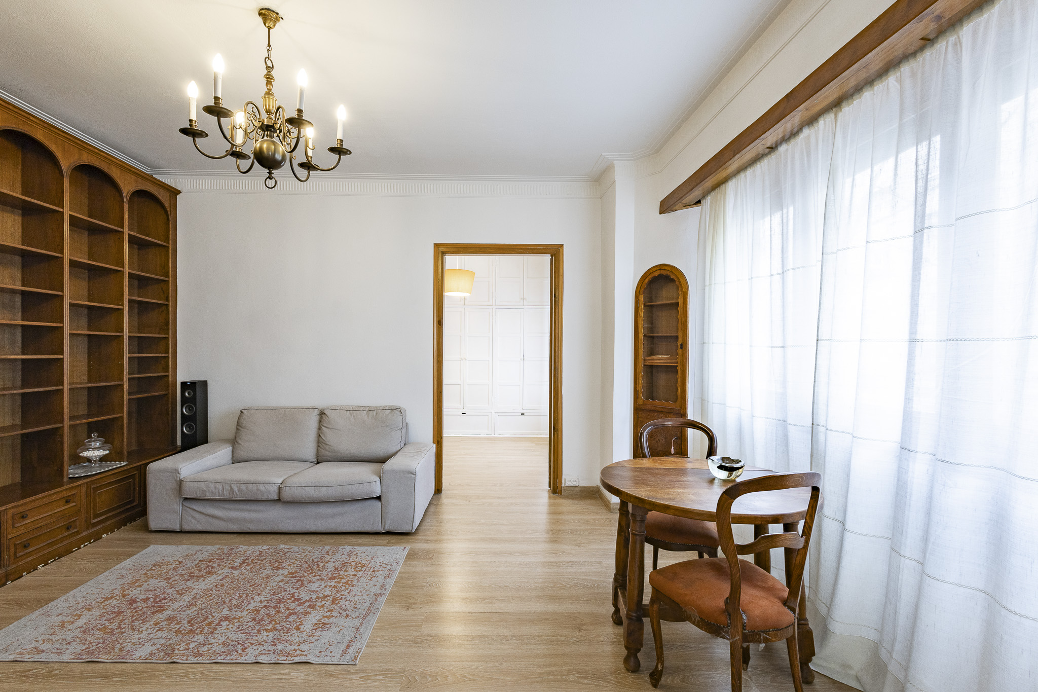 Luminous flat in Aribau, Galvany