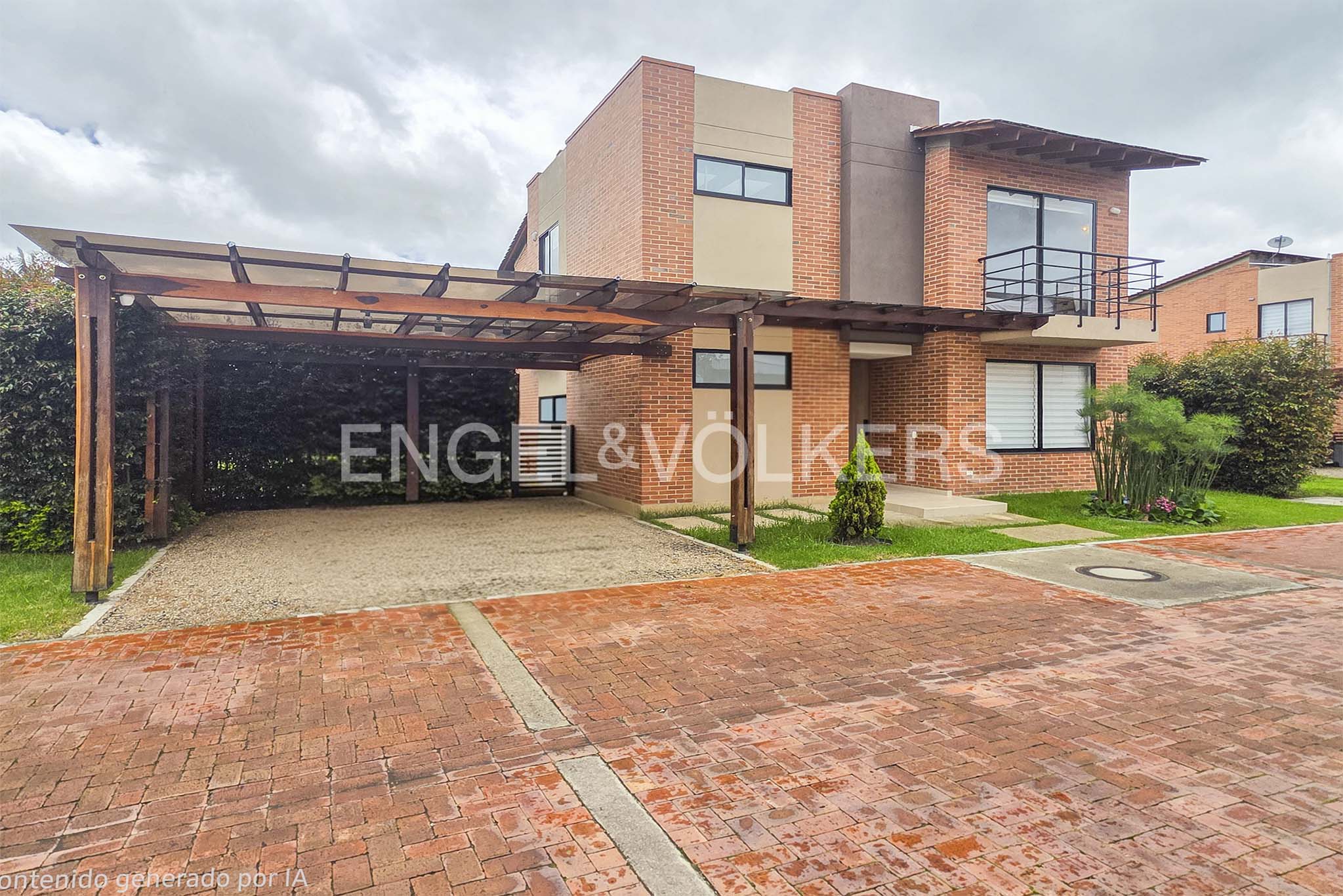Amplia casa con jardín para arriendo en Chía