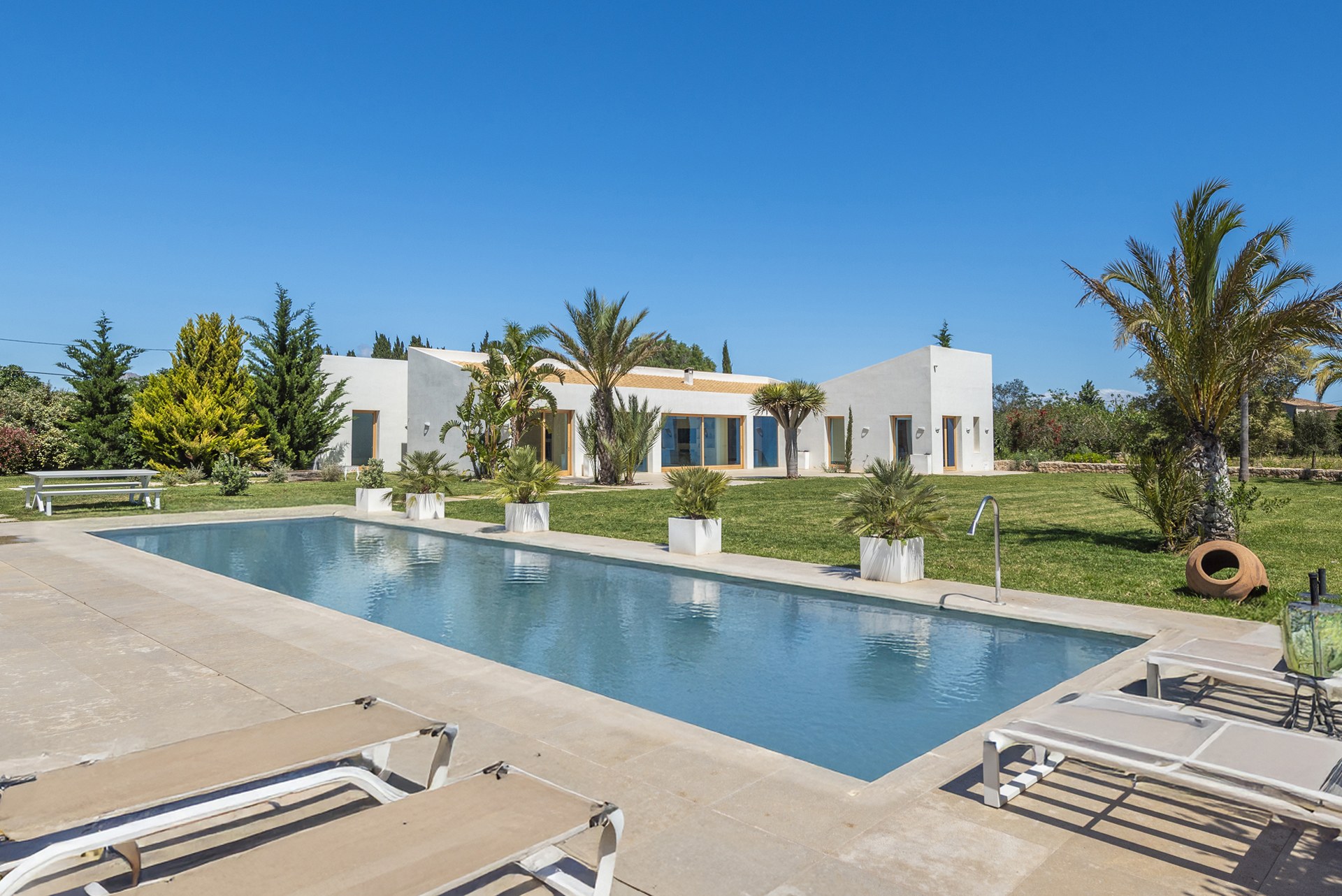 Elegant contemporary villa with pool and views of the Tramuntana Mountains in Pollensa