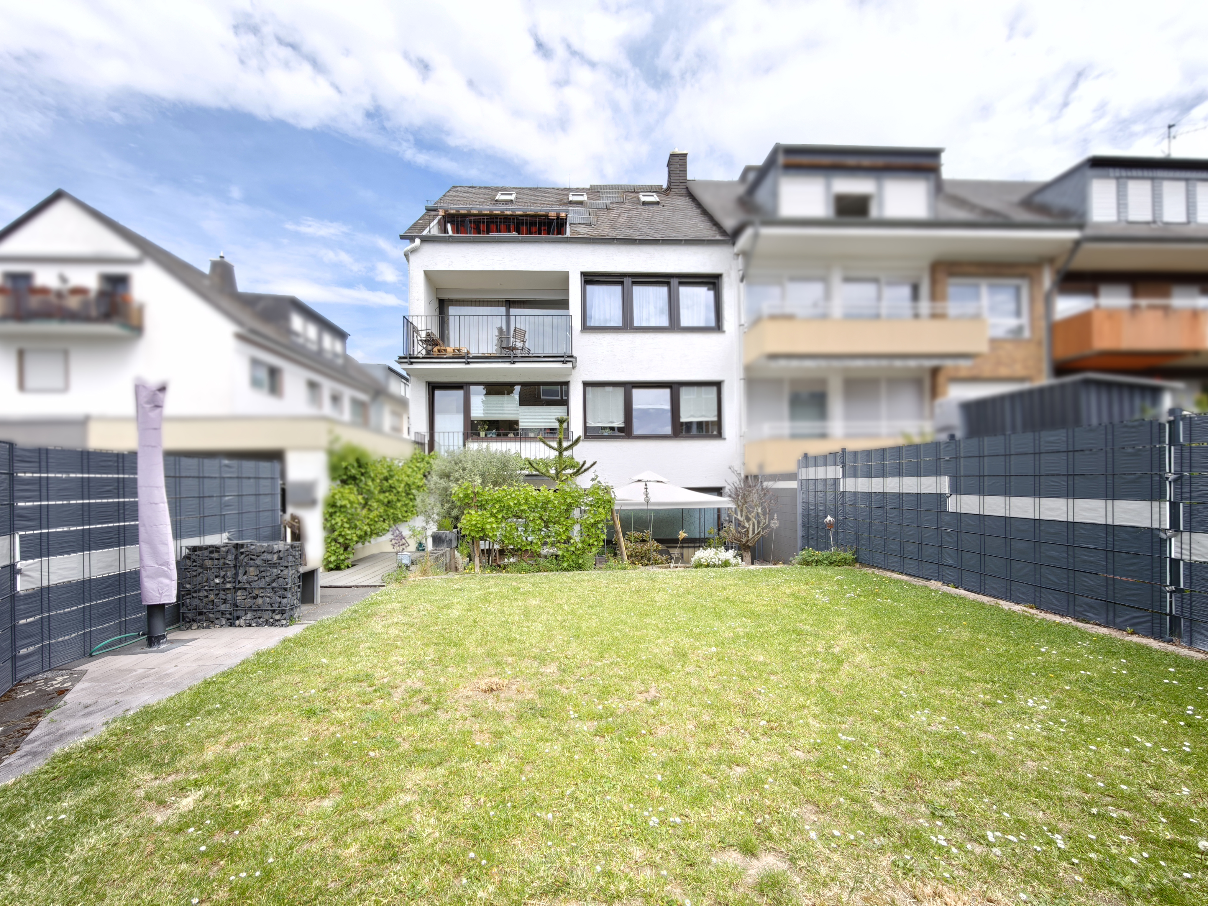 2,5 Zi. Maisonette mit Terrasse, Garten und Garage in ruhiger Lage