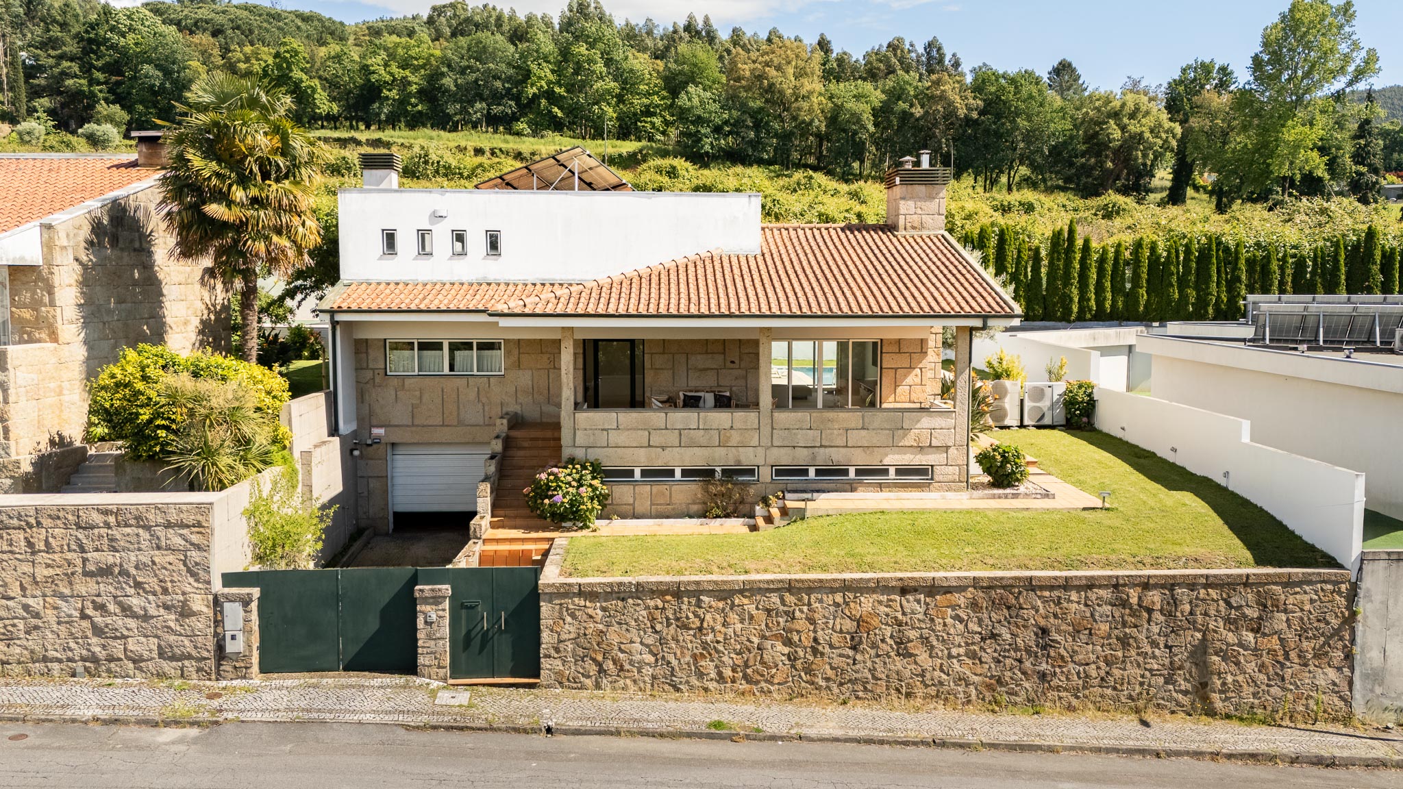 T4-Wohnhaus mit beheiztem Pool in Fraião, Braga, Nordportugal