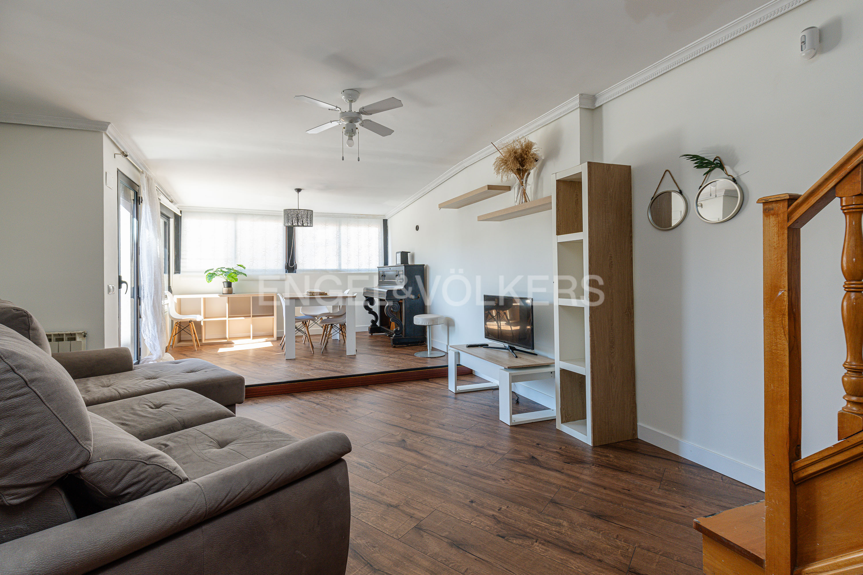 Duplex penthouse with a large terrace next to Madrid Río and Matadero
