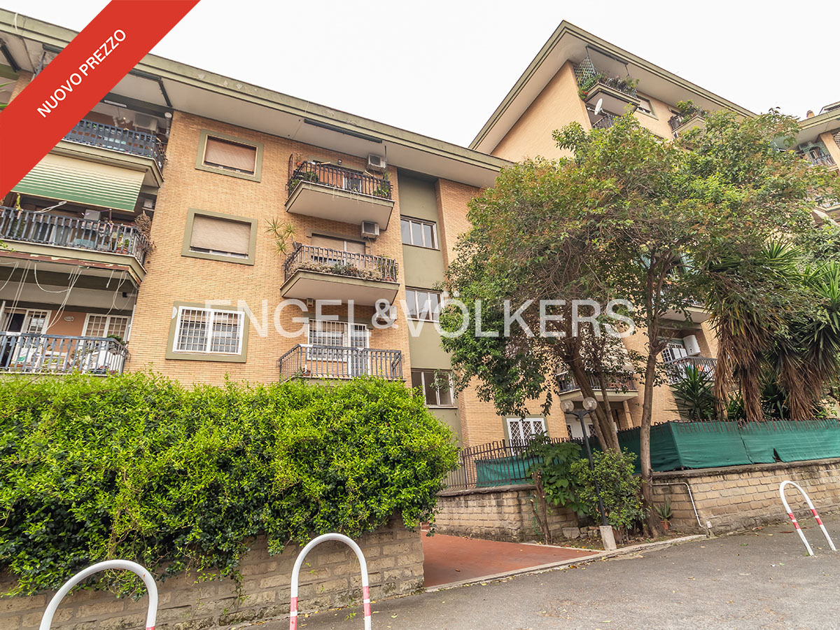 Renovated three-room apartment on Via Aufidio Namusa