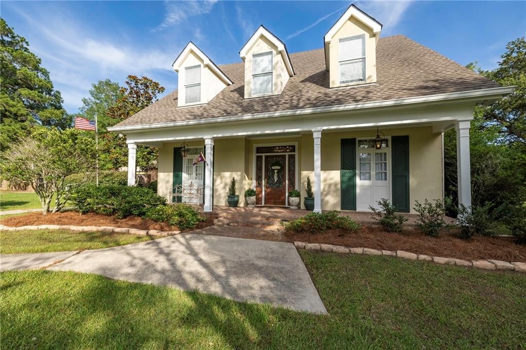 Luxury Estate with Pool House & Outdoor Oasis!