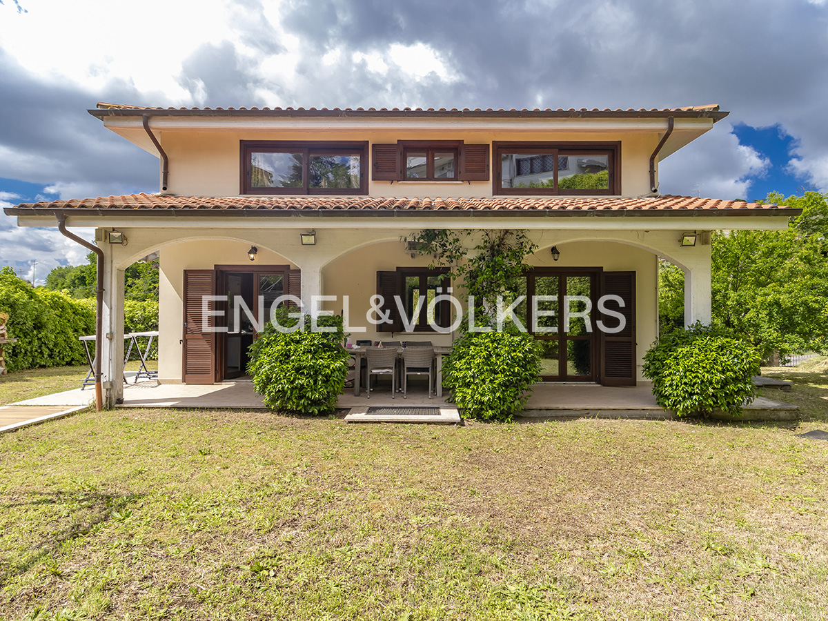 Detached villa in Morlupo