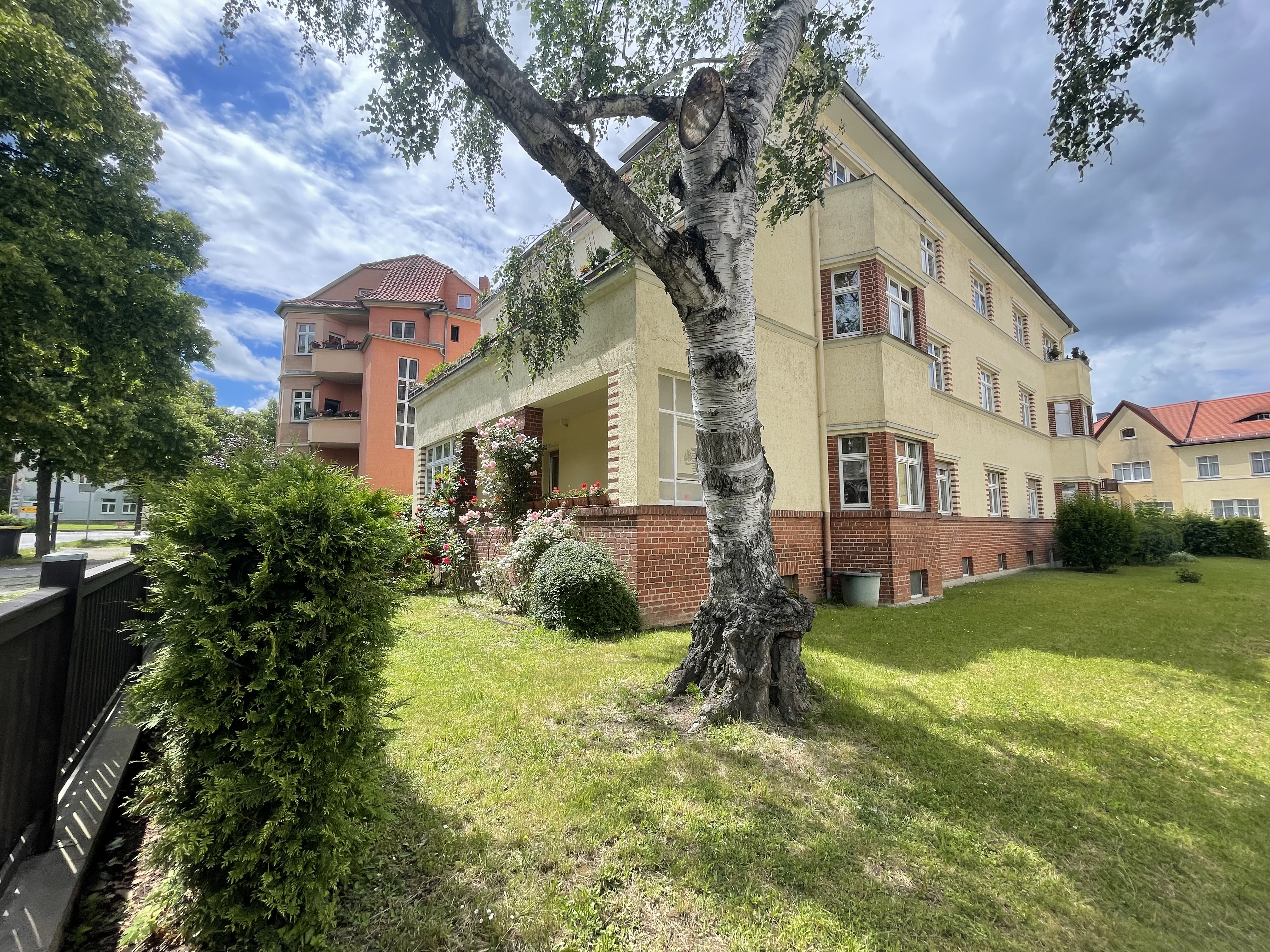 Stilvoll wohnen im Baudenkmal: 3-Zimmer, Westbalkon & TG-Stellplatz