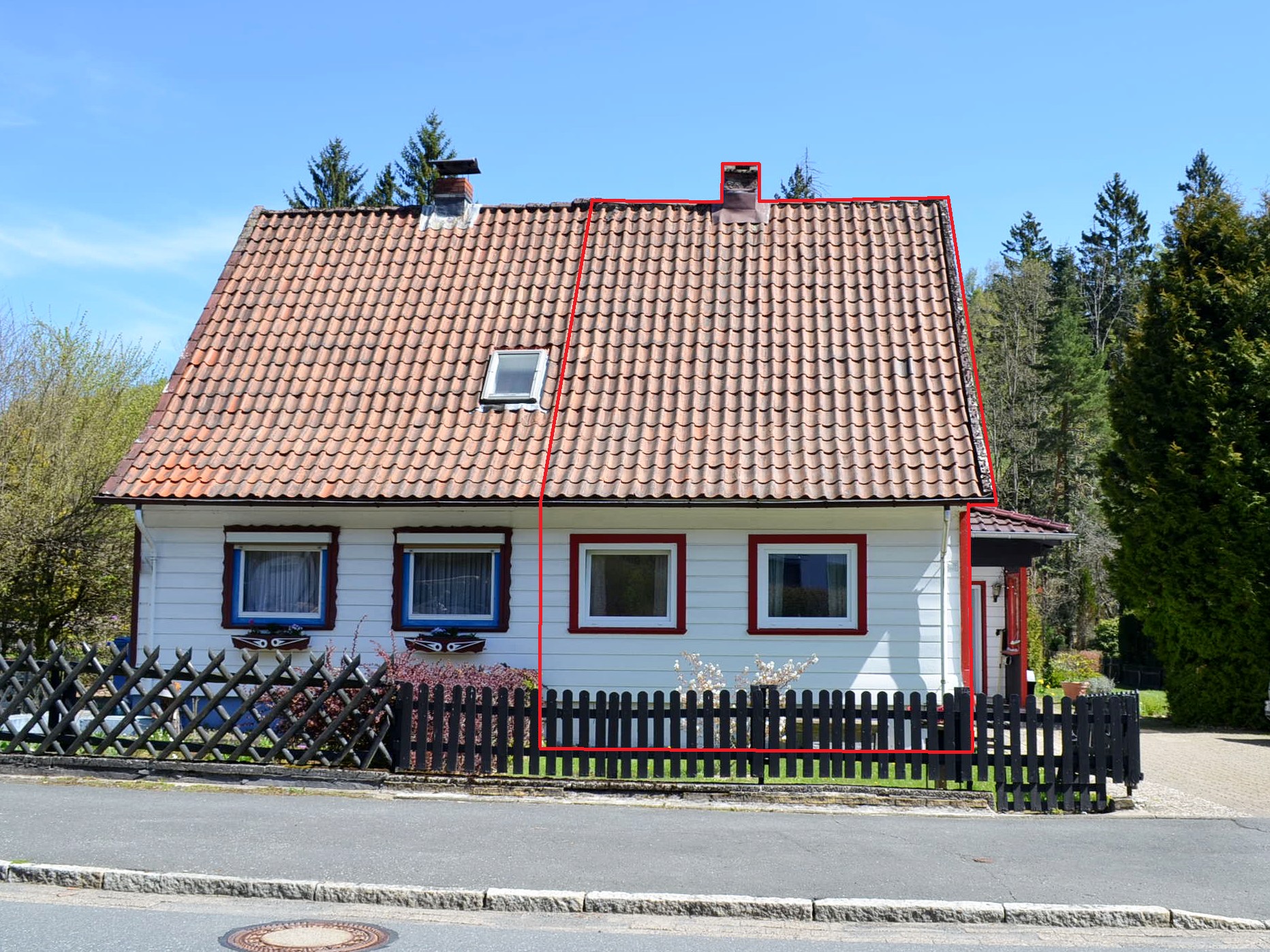 Großzügige Doppelhaushälfte – charmant und vielseitig in idyllischer Lage!
